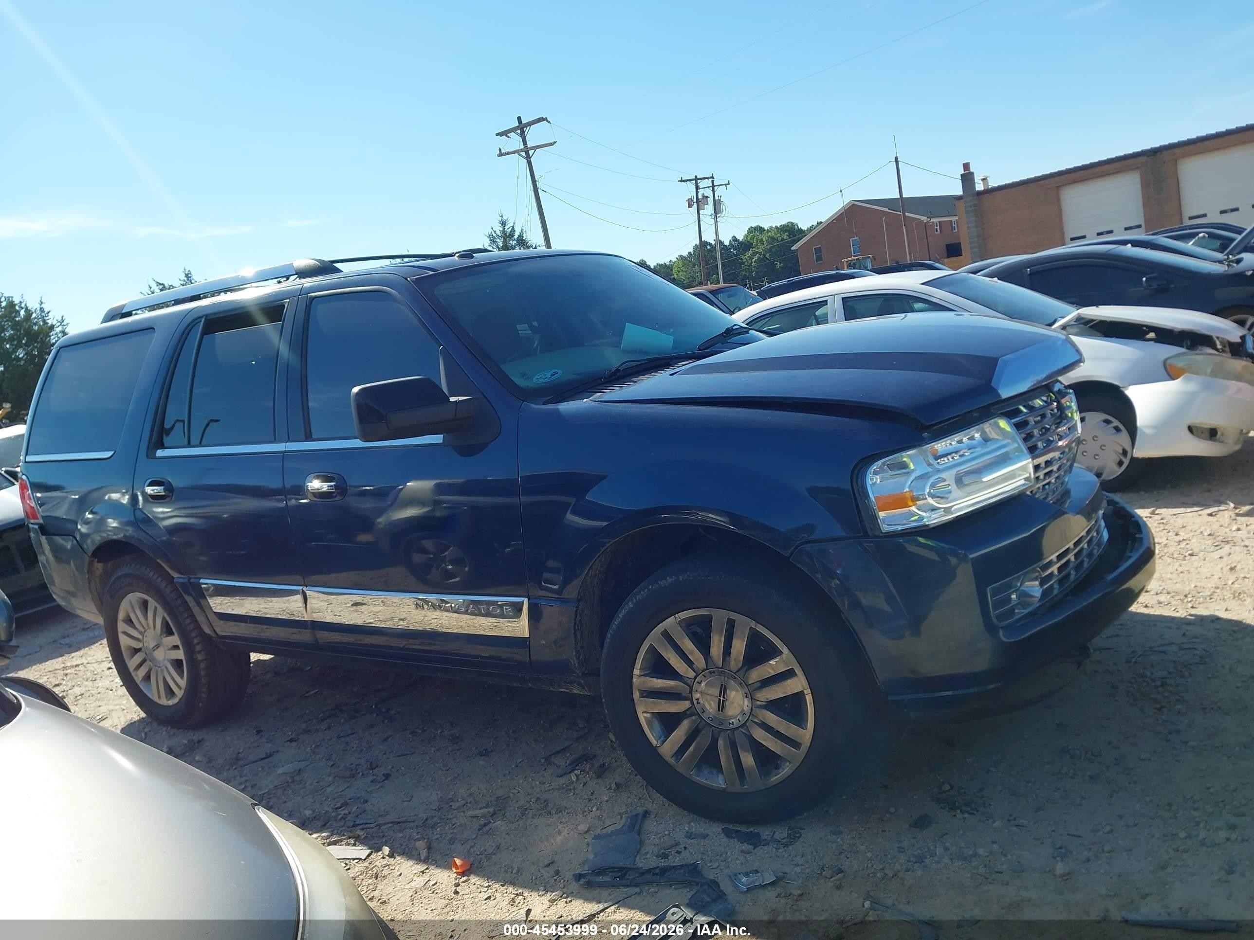 2013 Lincoln Navigator   Dark Blue vin: 5LMJJ2J56DEL05477