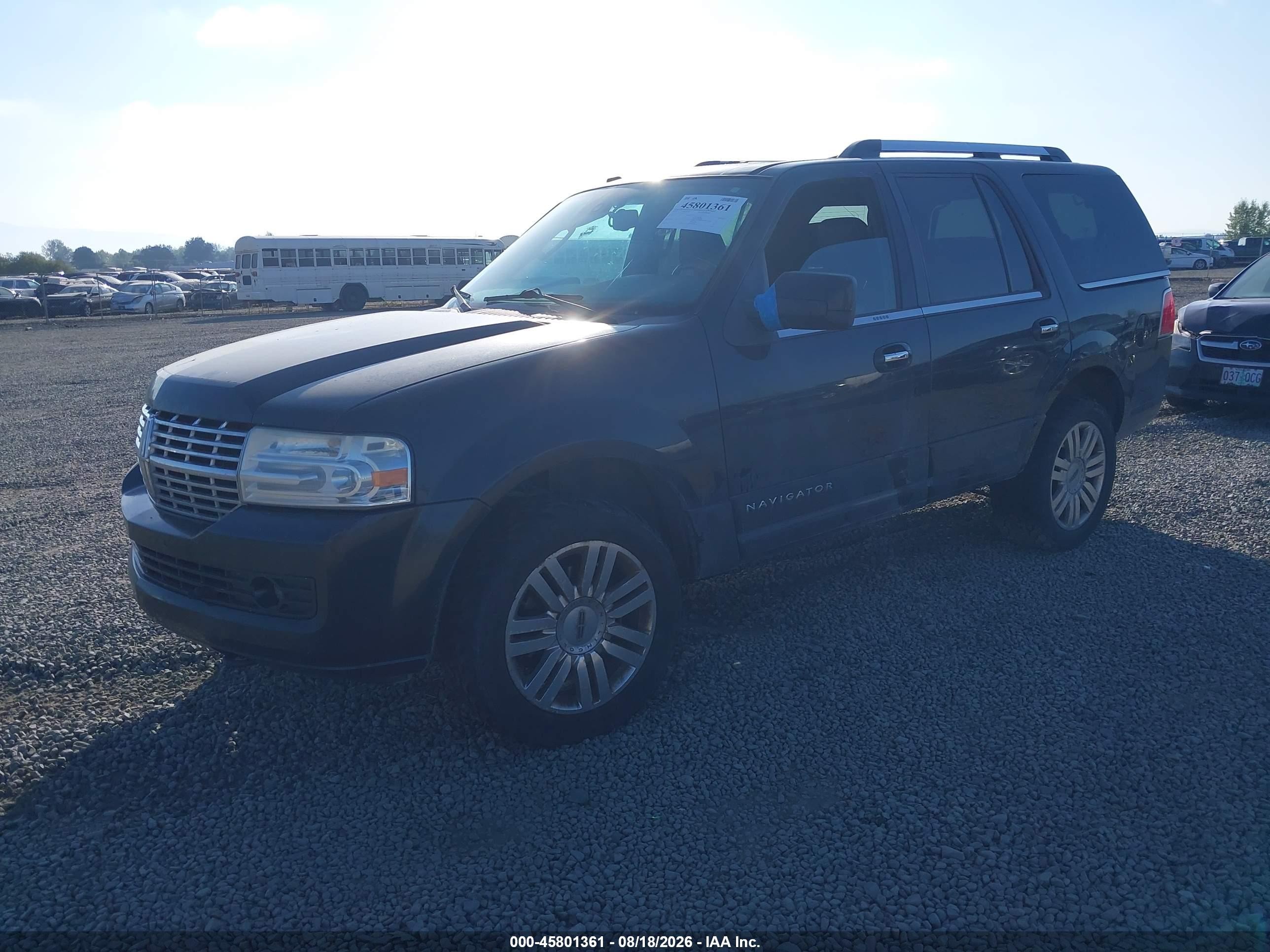 2011 Lincoln Navigator   Black vin: 5LMJJ2J57BEJ05754
