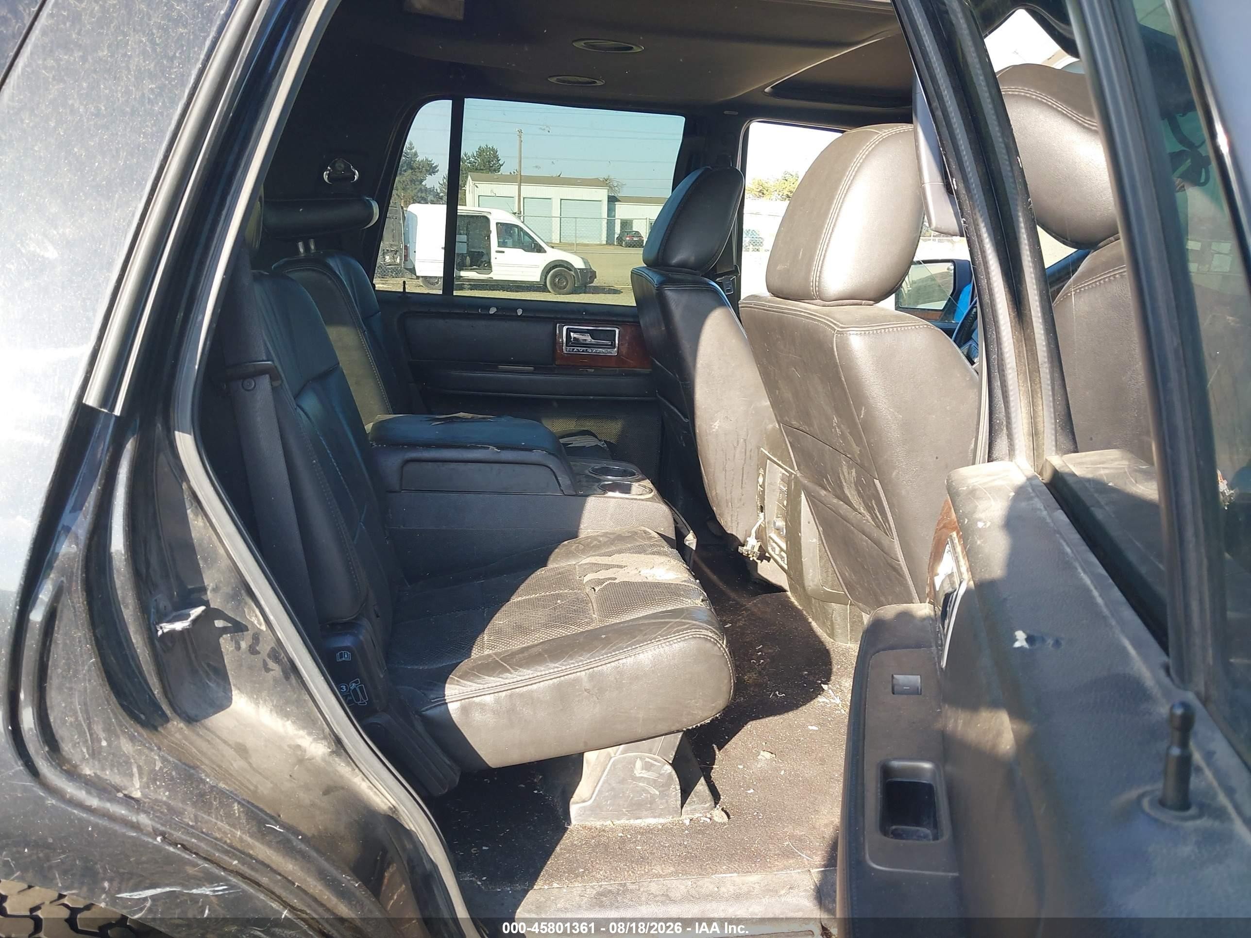 2011 Lincoln Navigator   Black vin: 5LMJJ2J57BEJ05754
