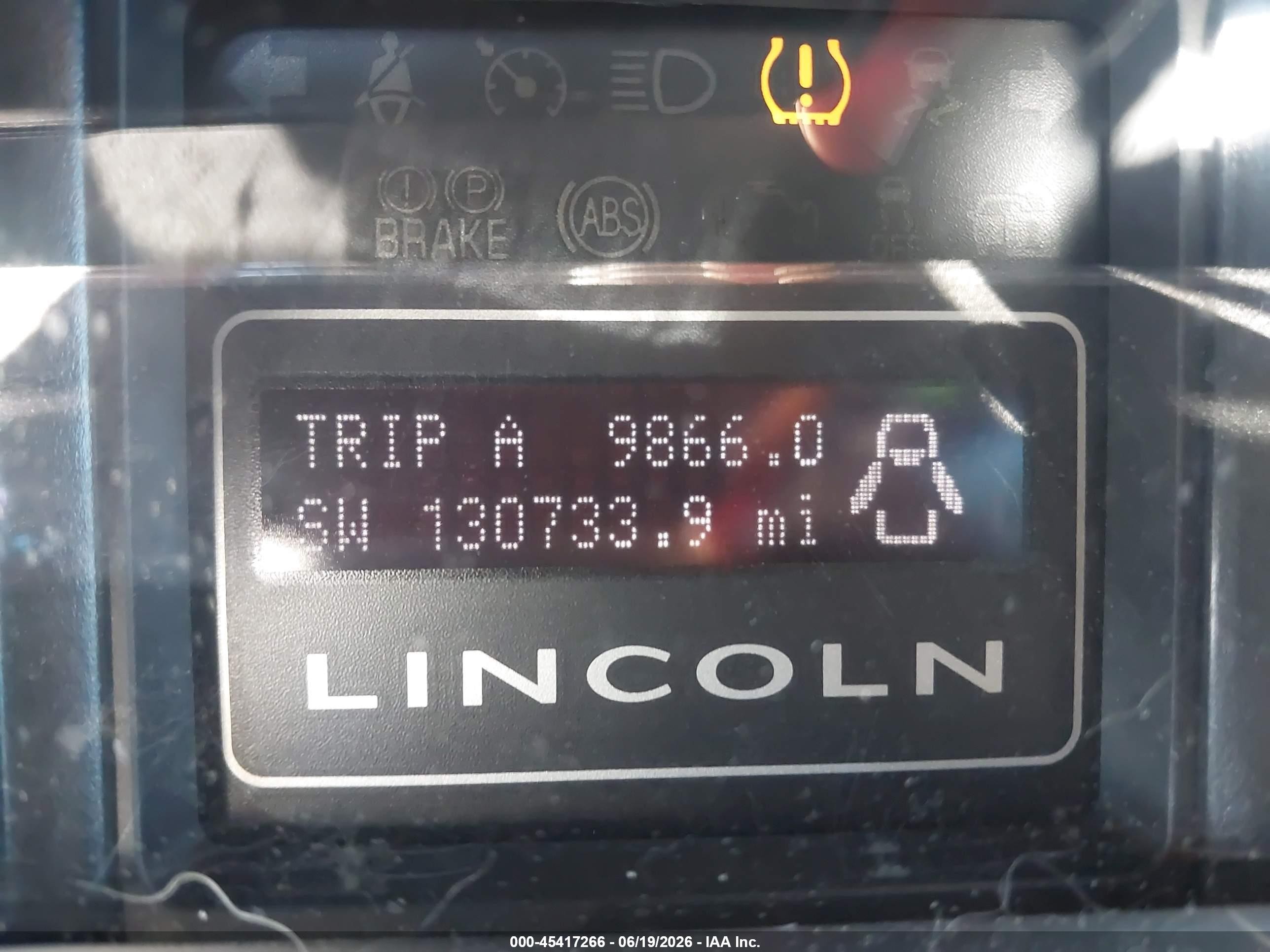 2013 Lincoln Navigator   White vin: 5LMJJ2J57DEL05651