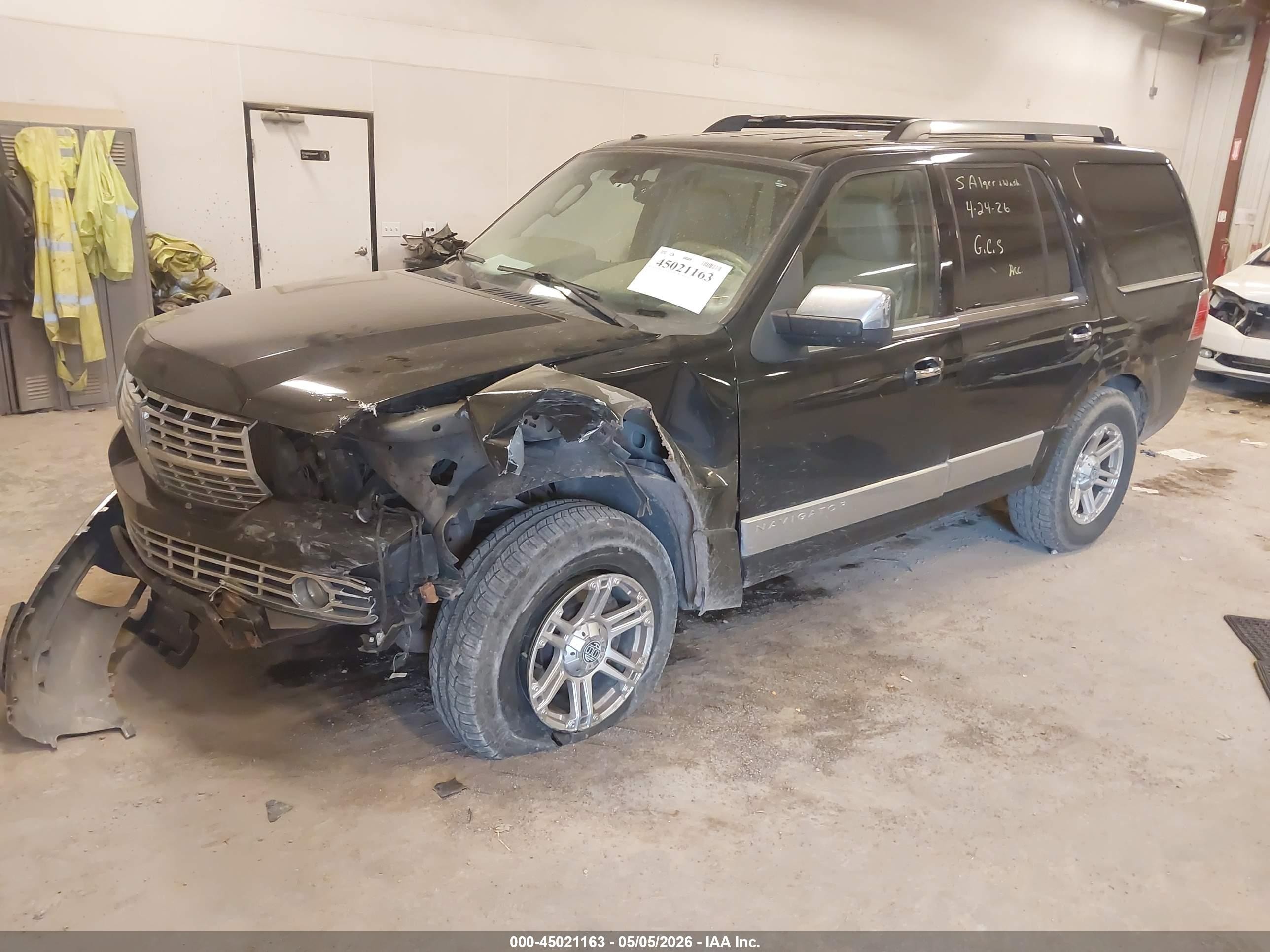 2010 Lincoln Navigator   Black vin: 5LMJJ2J58AEJ05406