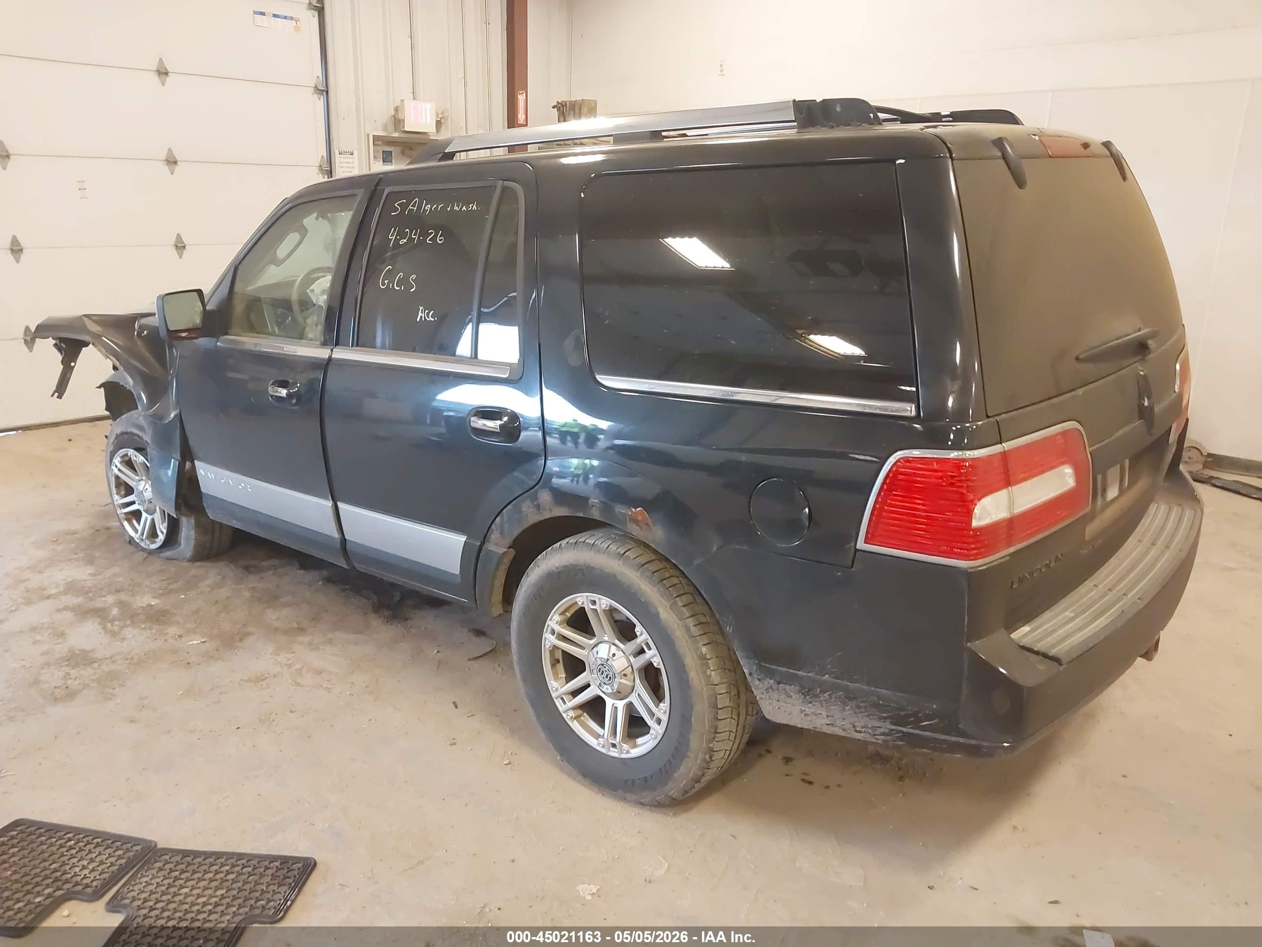 2010 Lincoln Navigator   Black vin: 5LMJJ2J58AEJ05406