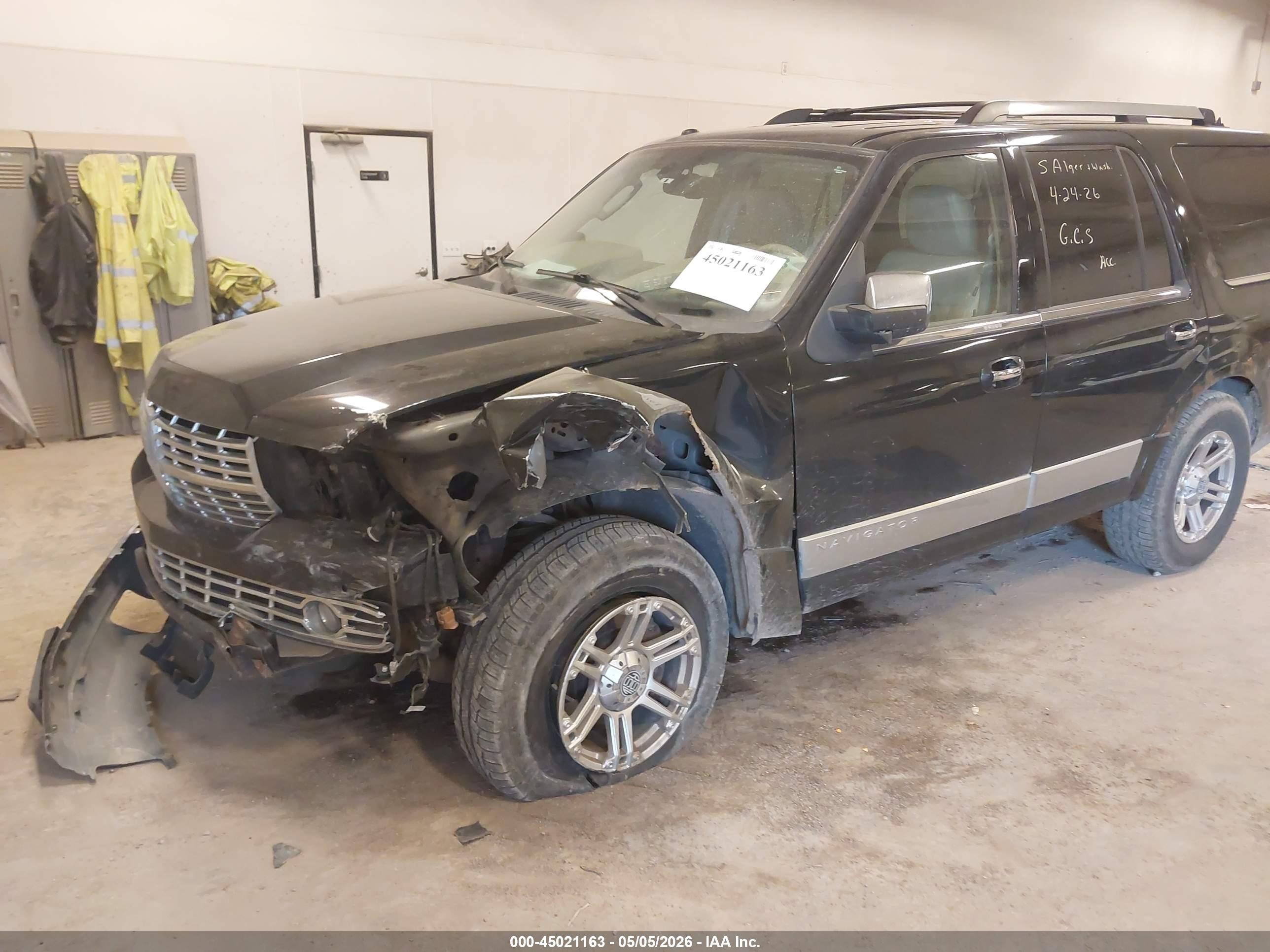 2010 Lincoln Navigator   Black vin: 5LMJJ2J58AEJ05406