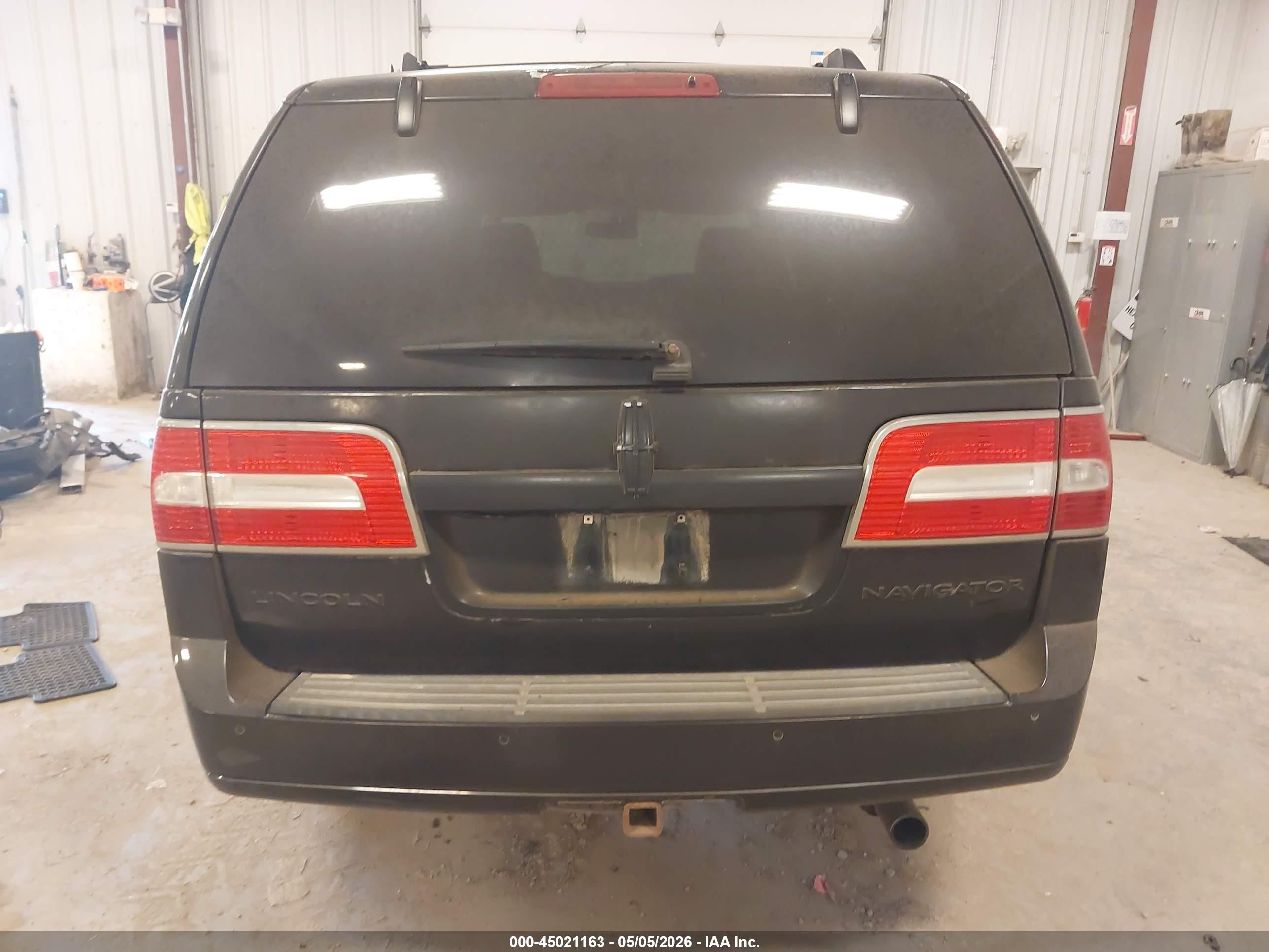 2010 Lincoln Navigator   Black vin: 5LMJJ2J58AEJ05406