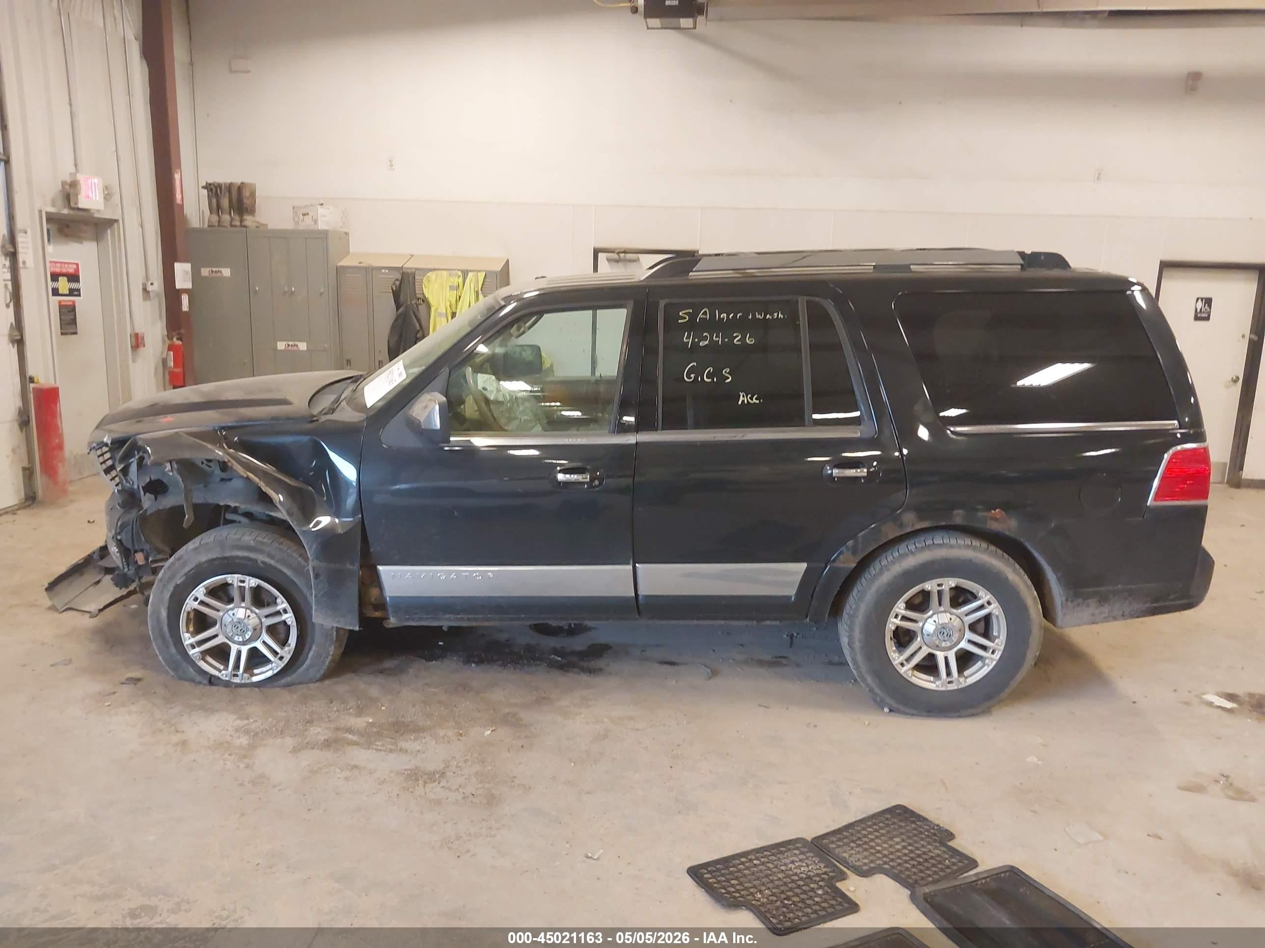2010 Lincoln Navigator   Black vin: 5LMJJ2J58AEJ05406