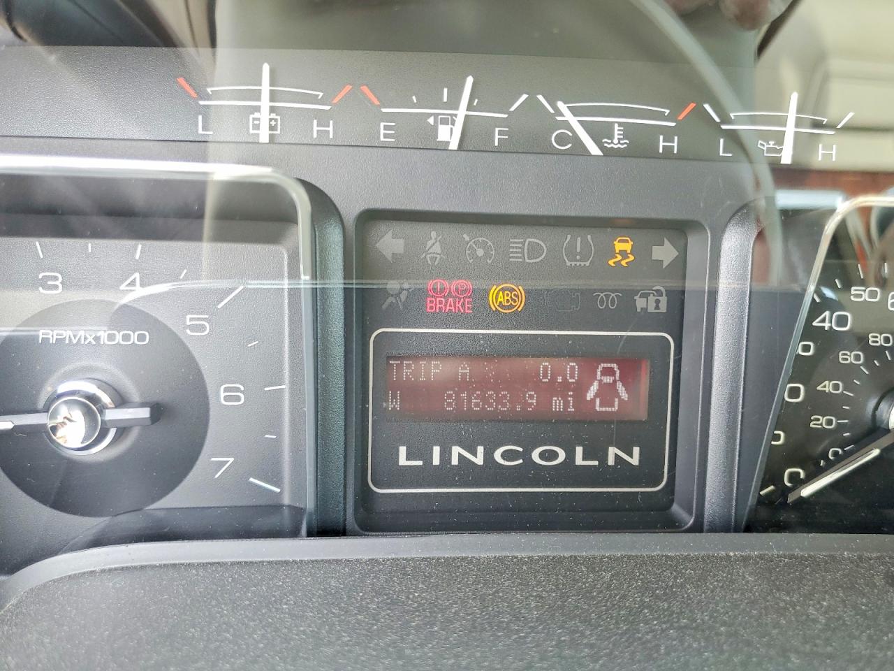 2011 Lincoln Navigator White vin: 5LMJJ2J58BEJ01440