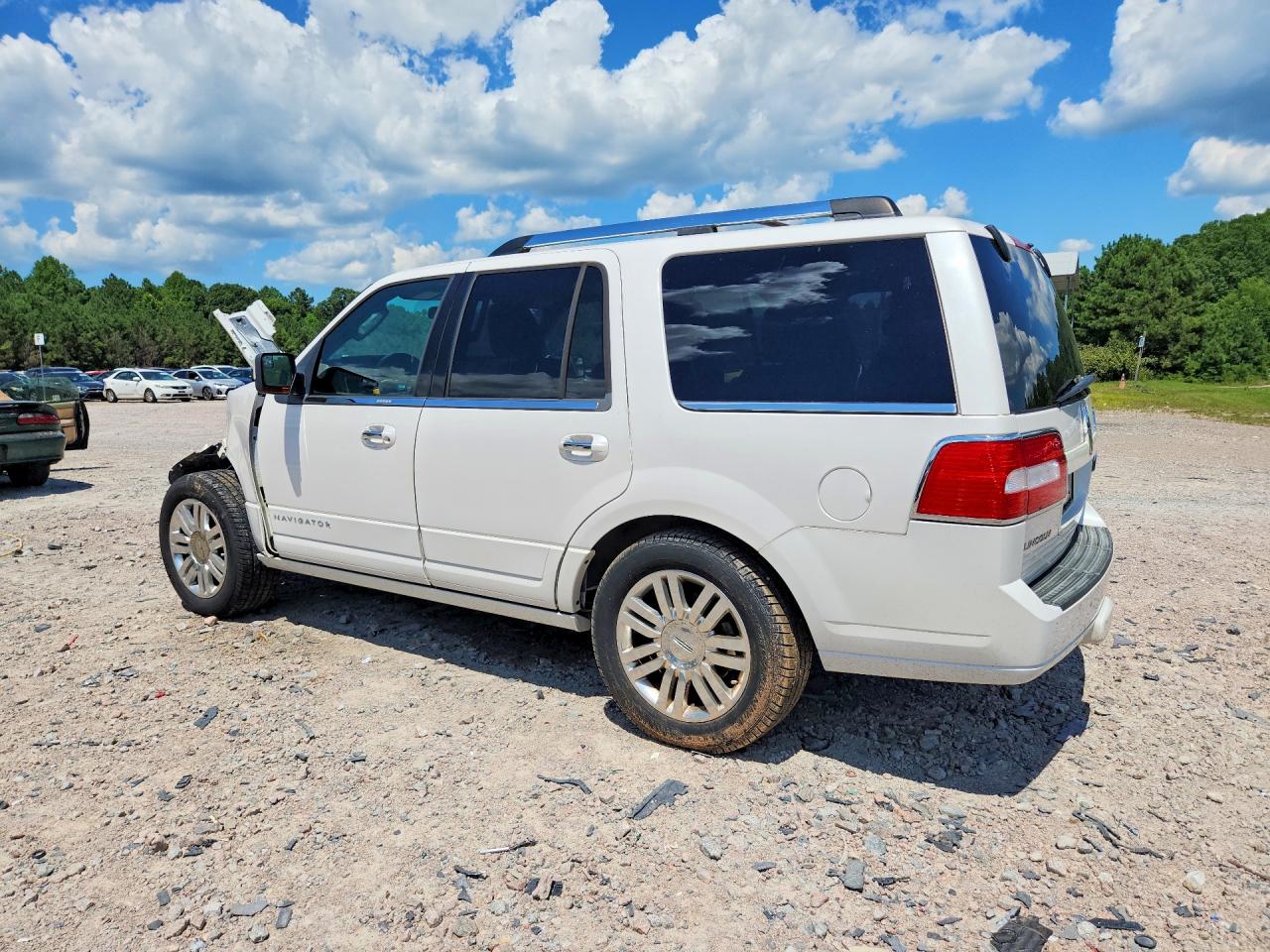 2013 Lincoln Navigator White vin: 5LMJJ2J58DEL05089