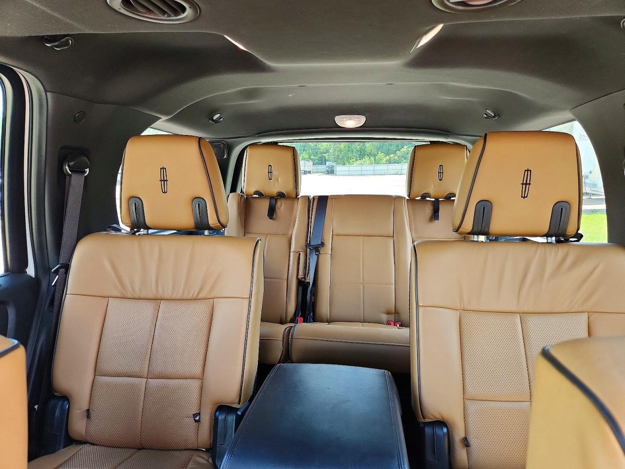 2013 Lincoln Navigator White vin: 5LMJJ2J58DEL05089