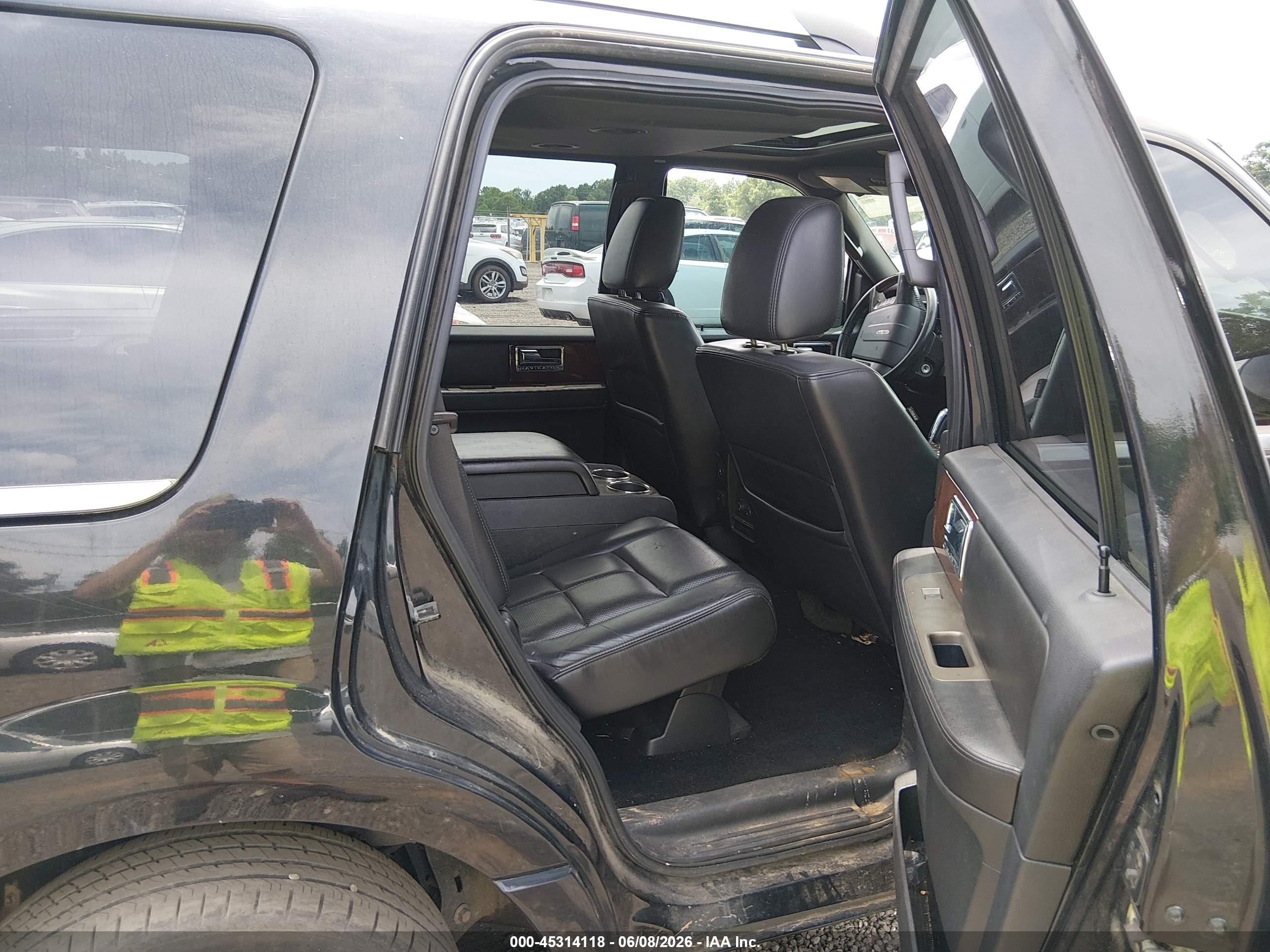 2013 Lincoln Navigator   Black vin: 5LMJJ2J59DEL01682
