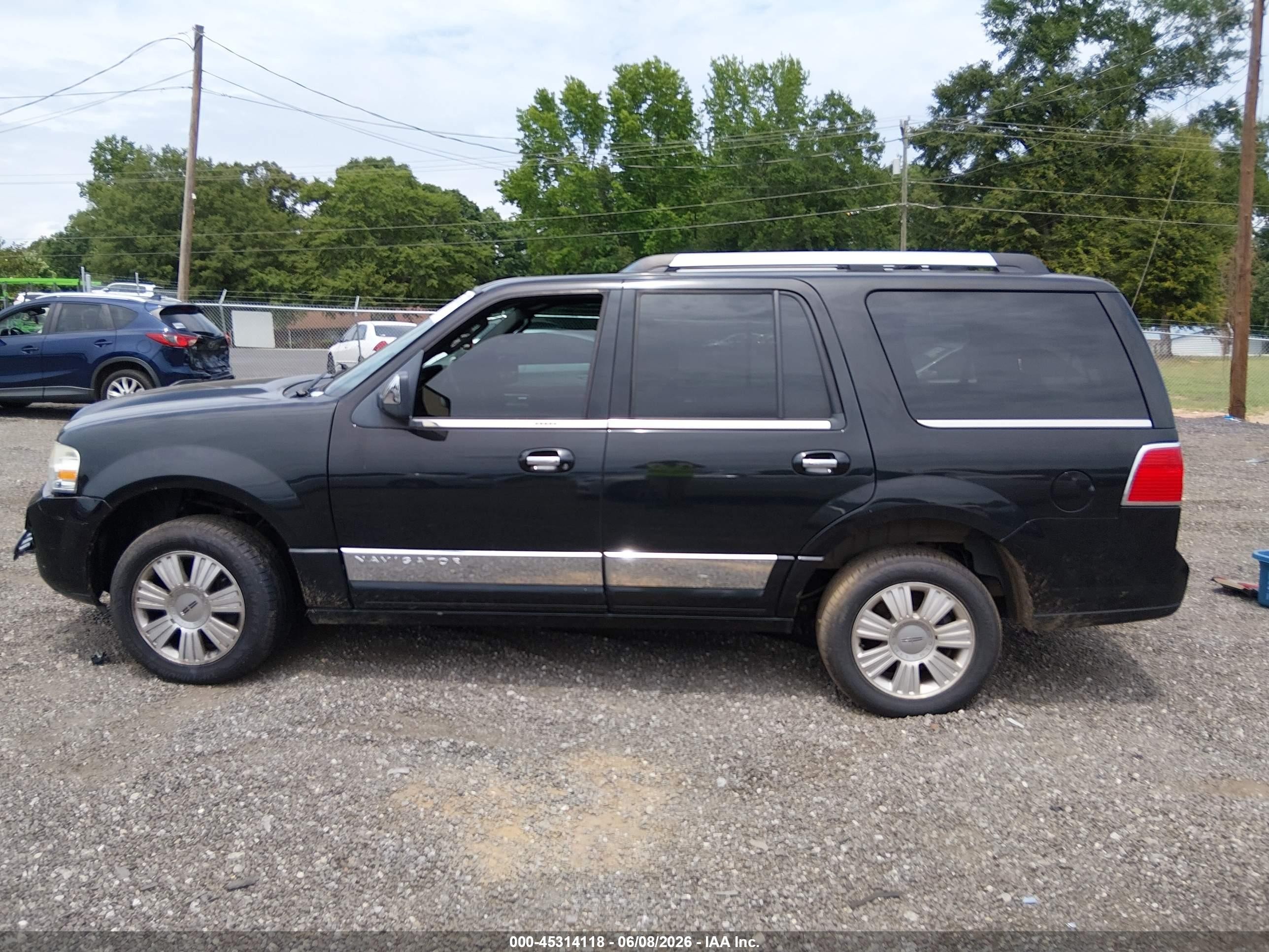 2013 Lincoln Navigator   Black vin: 5LMJJ2J59DEL01682