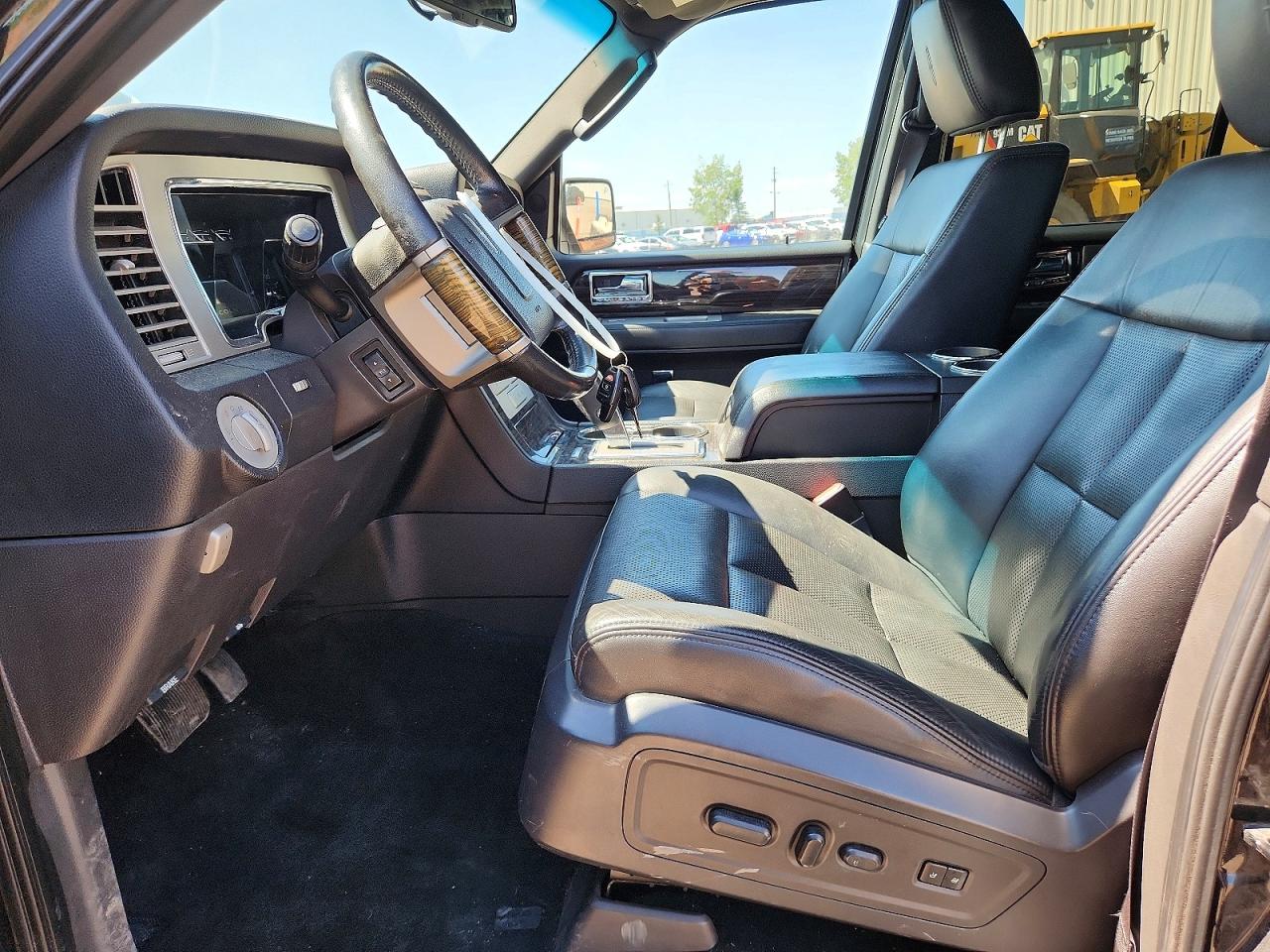 2010 Lincoln Navigator Black vin: 5LMJJ2J5XAEJ06489