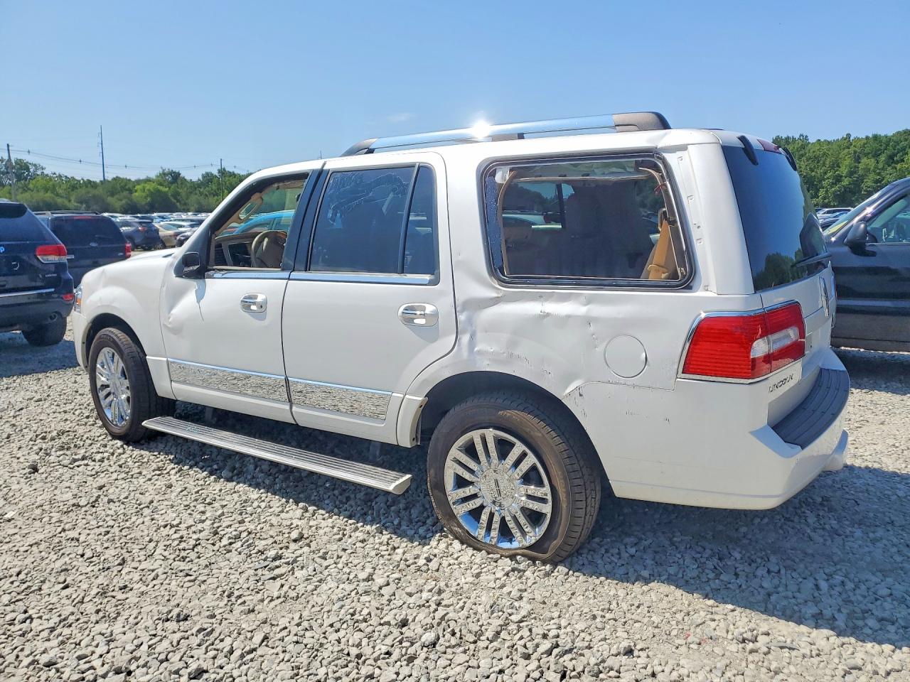 2010 Lincoln Navigator White vin: 5LMJJ2J5XAEJ09229