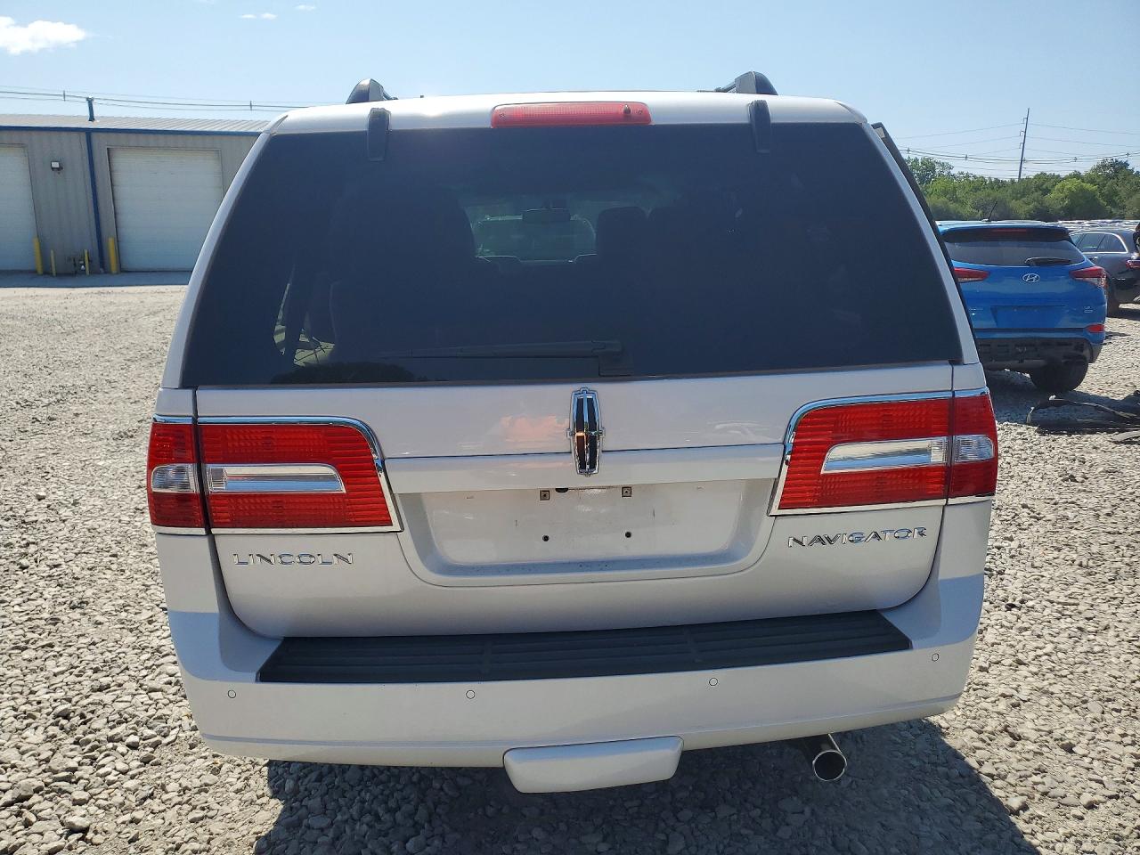 2010 Lincoln Navigator White vin: 5LMJJ2J5XAEJ09229