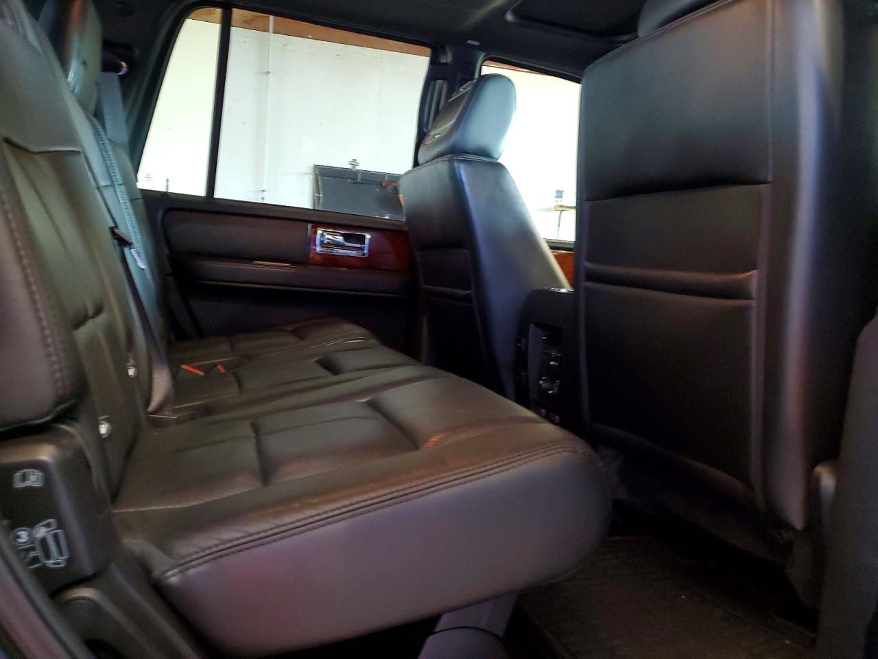 2012 Lincoln Navigator Base Black vin: 5LMJJ2J5XCEL00961