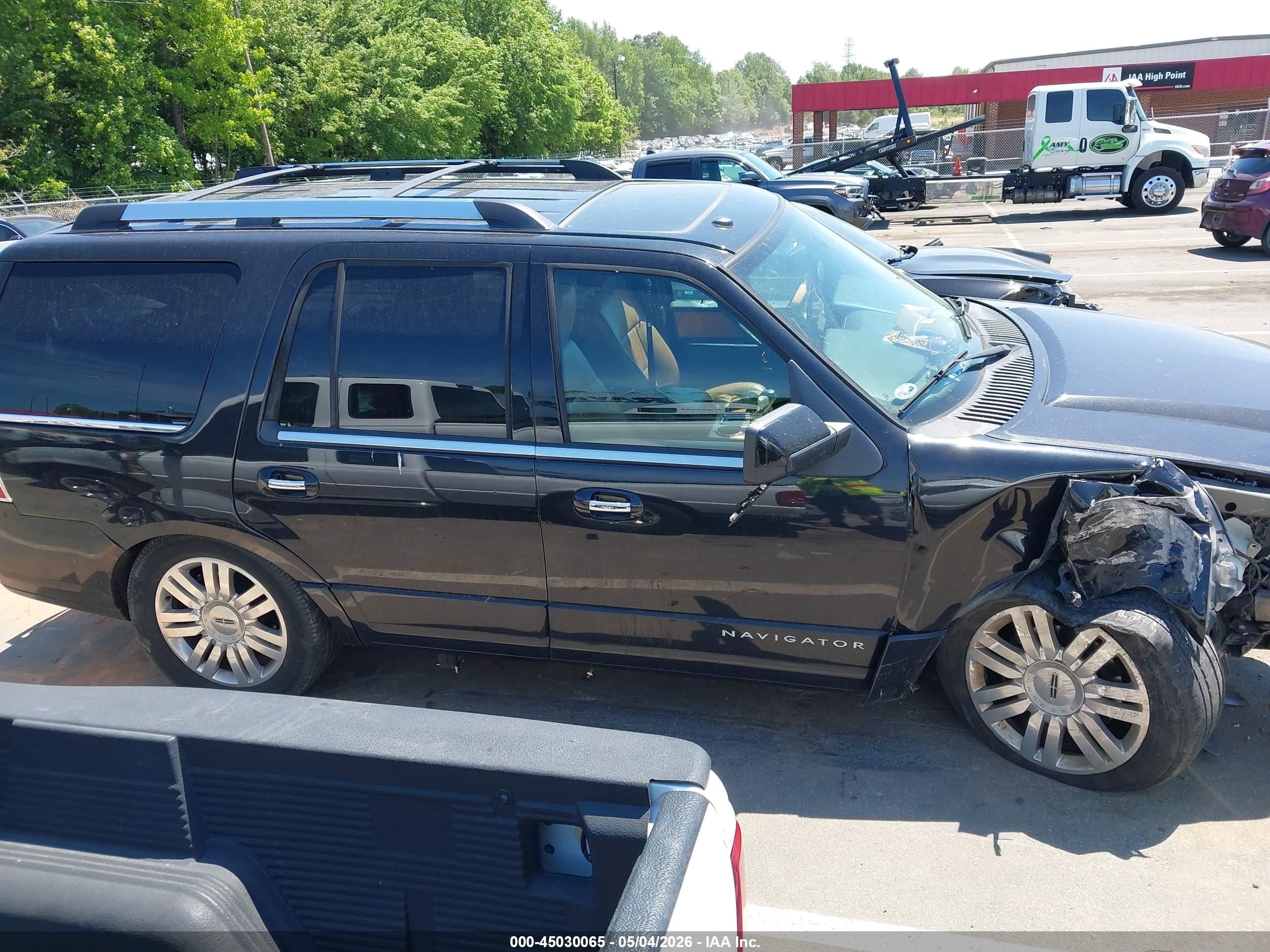 2012 Lincoln Navigator   Black vin: 5LMJJ2J5XCEL09059
