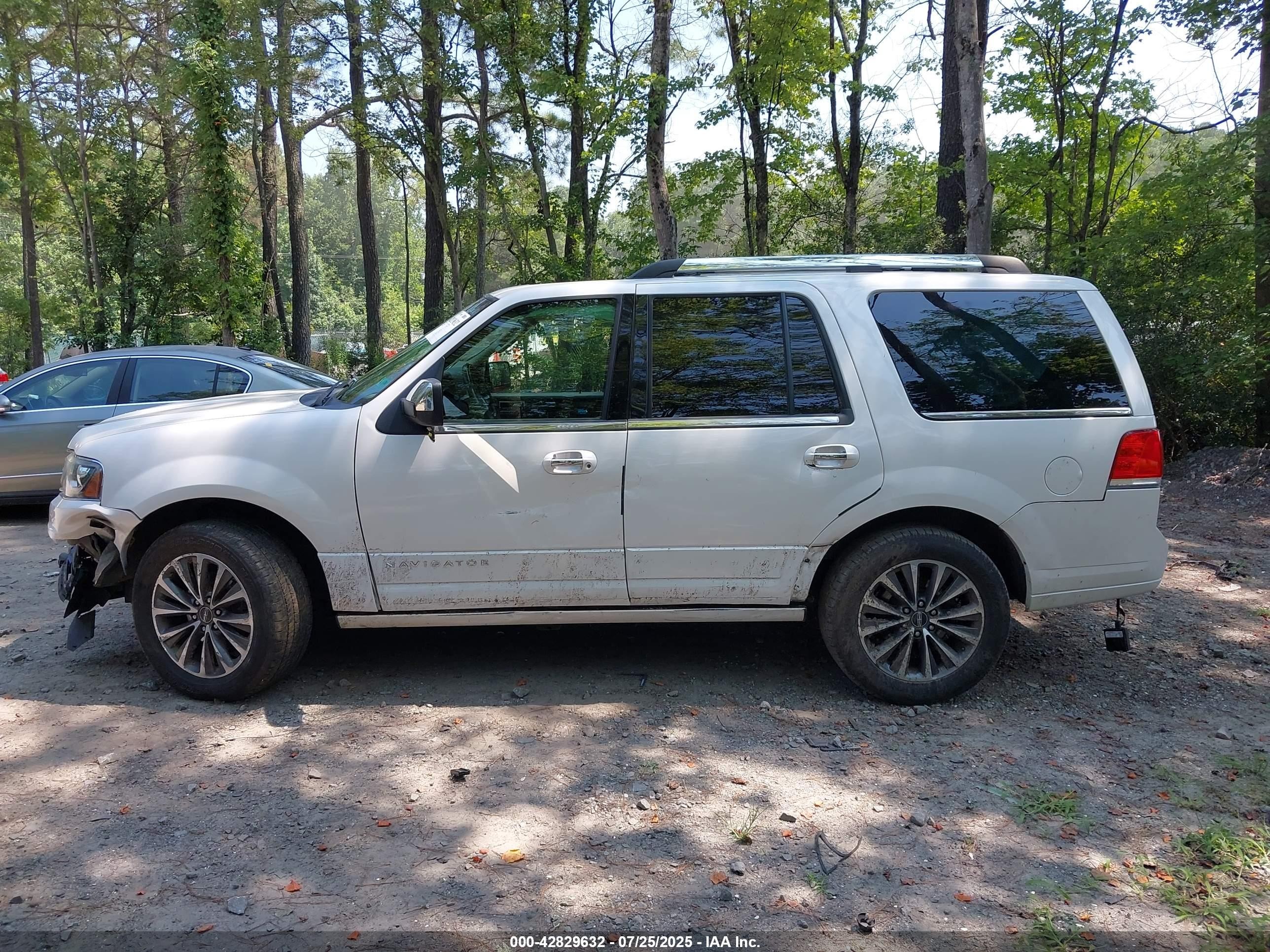 2017 Lincoln Navigator Select White vin: 5LMJJ2JT0HEL04362