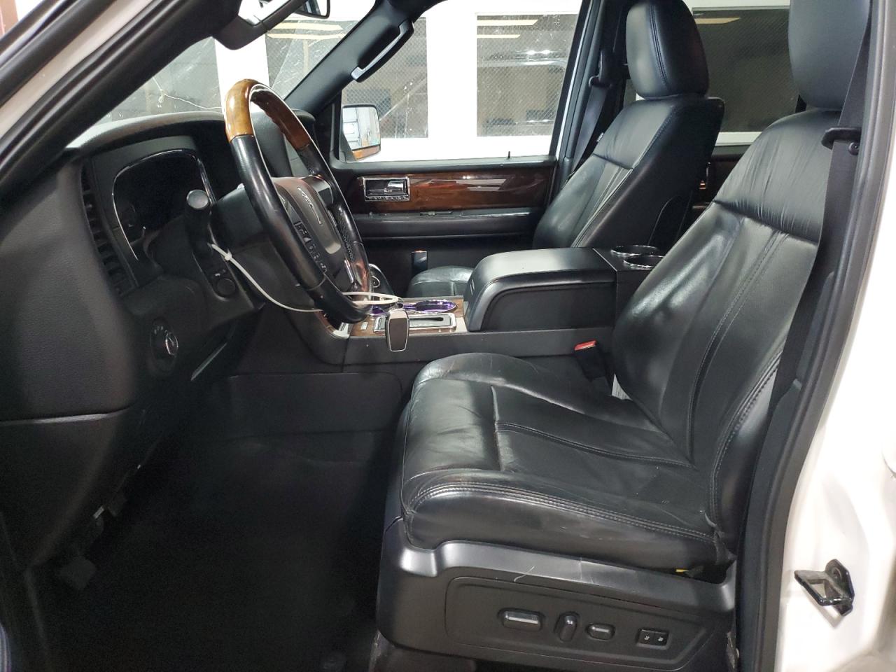 2015 Lincoln Navigator Белый vin: 5LMJJ2JT1FEJ01039