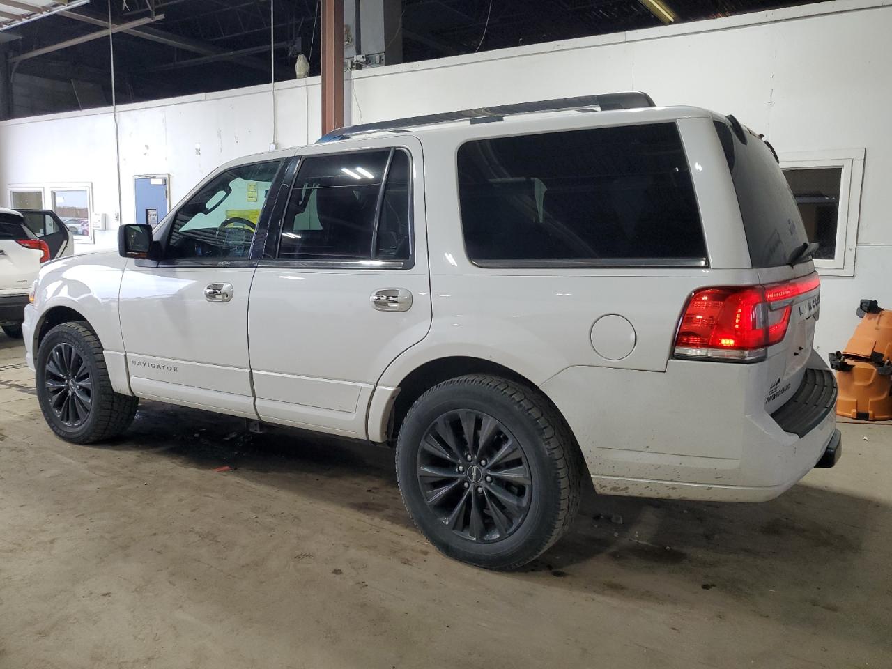 2015 Lincoln Navigator Белый vin: 5LMJJ2JT1FEJ01039