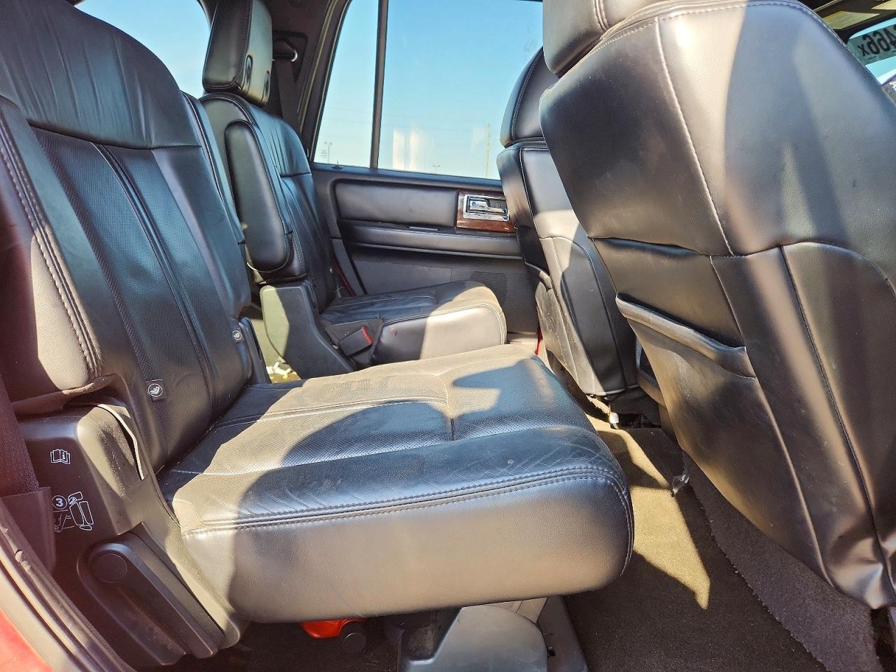2015 Lincoln Navigator Red vin: 5LMJJ2JT1FEJ02868