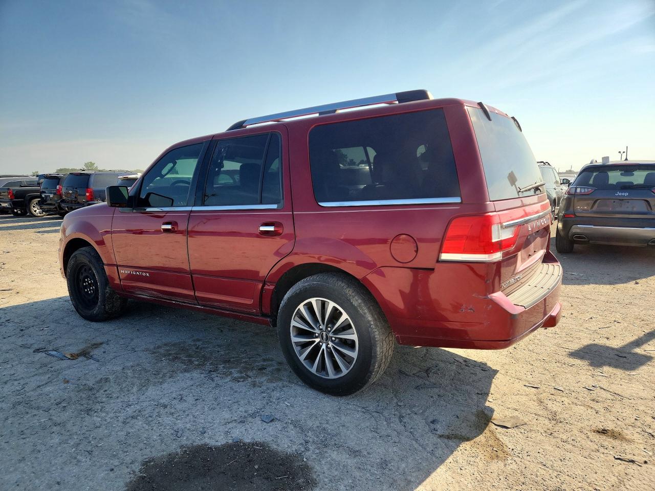 2015 Lincoln Navigator Red vin: 5LMJJ2JT1FEJ02868