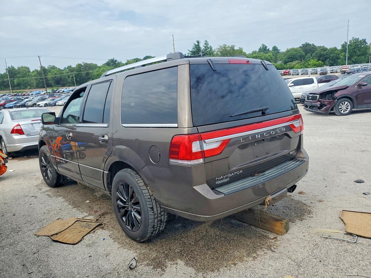 2015 Lincoln Navigator Brown vin: 5LMJJ2JT1FEJ03194