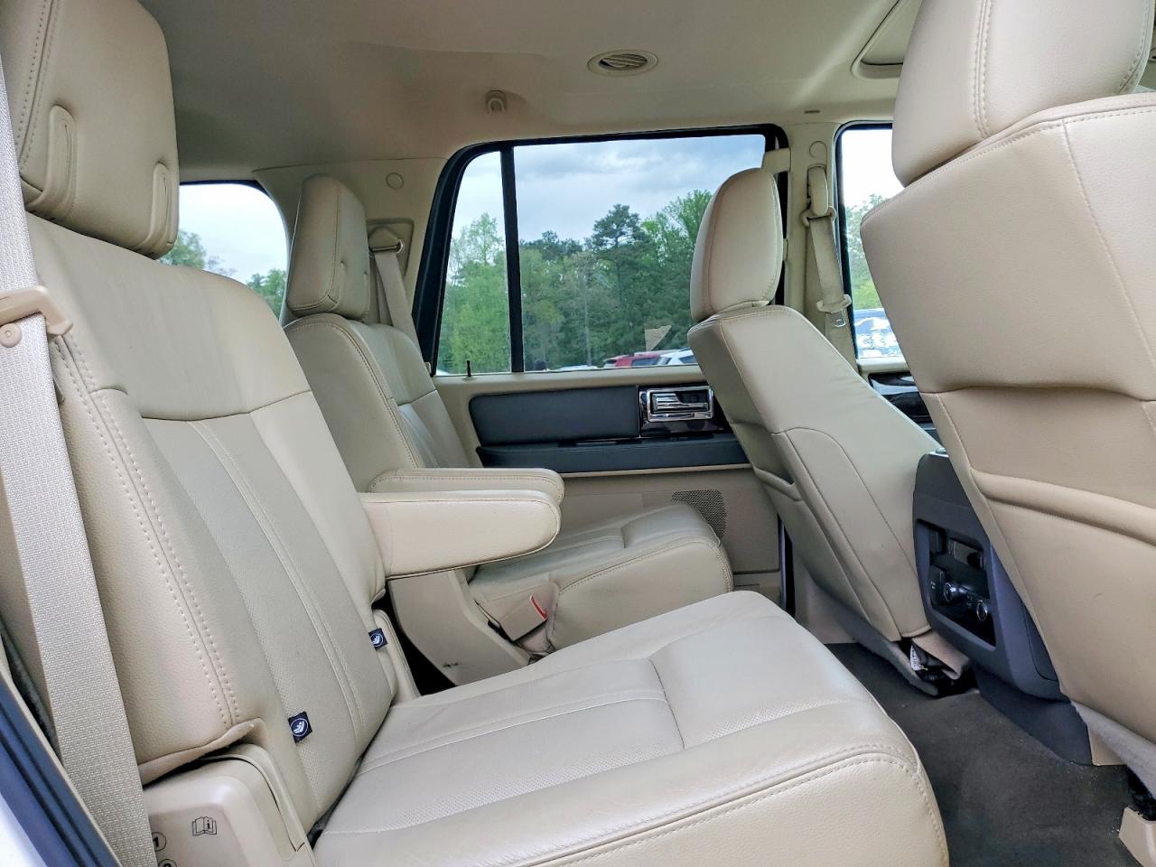 2015 Lincoln Navigator White vin: 5LMJJ2JT1FEJ05818