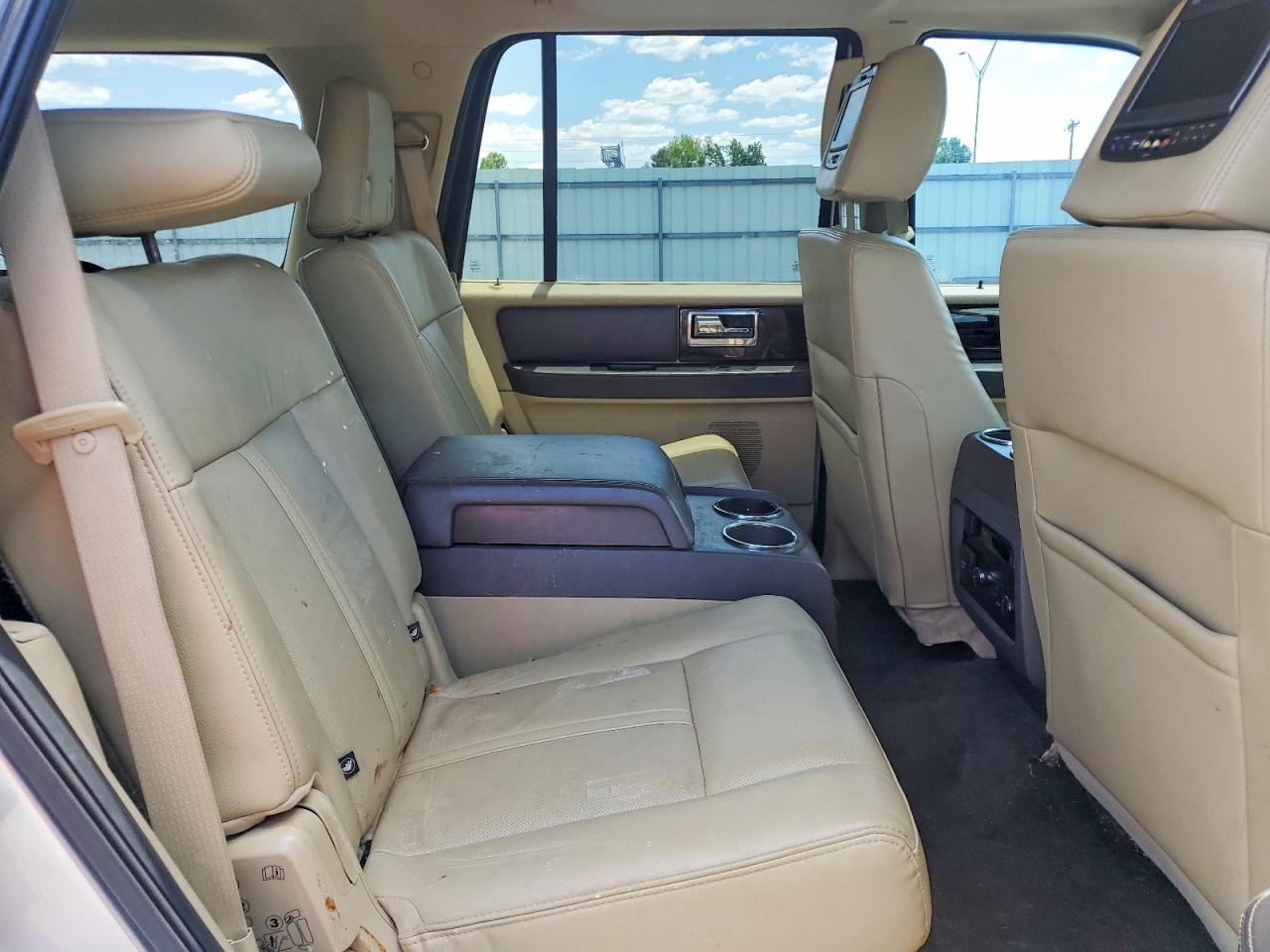 2015 Lincoln Navigator Silver vin: 5LMJJ2JT1FEJ06595