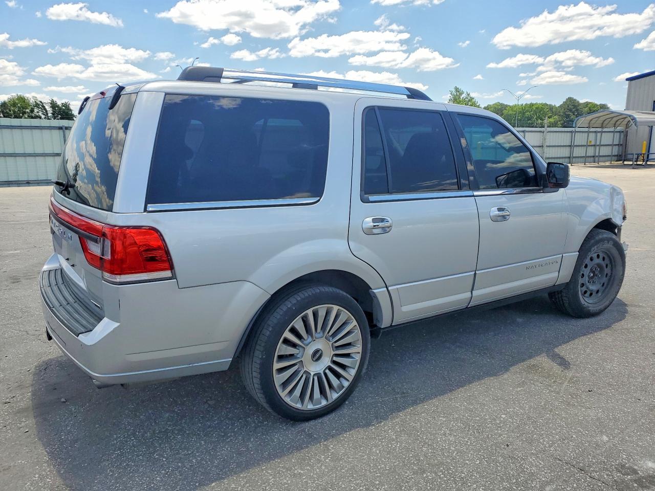 2015 Lincoln Navigator Silver vin: 5LMJJ2JT1FEJ06595