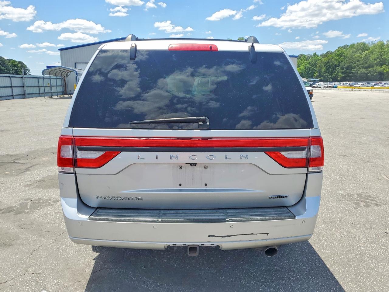 2015 Lincoln Navigator Silver vin: 5LMJJ2JT1FEJ06595