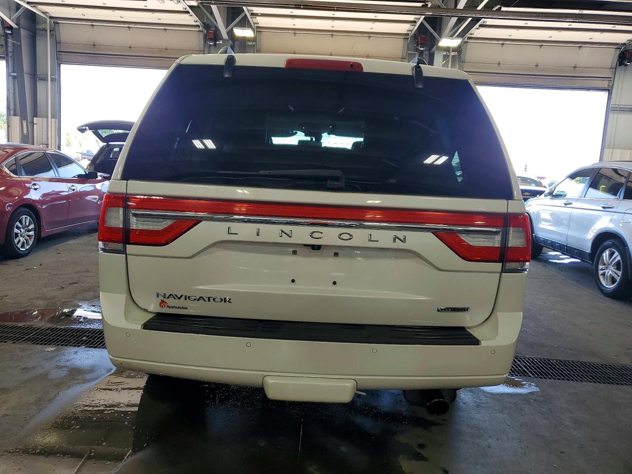 2015 Lincoln Navigator Белый vin: 5LMJJ2JT3FEJ13113
