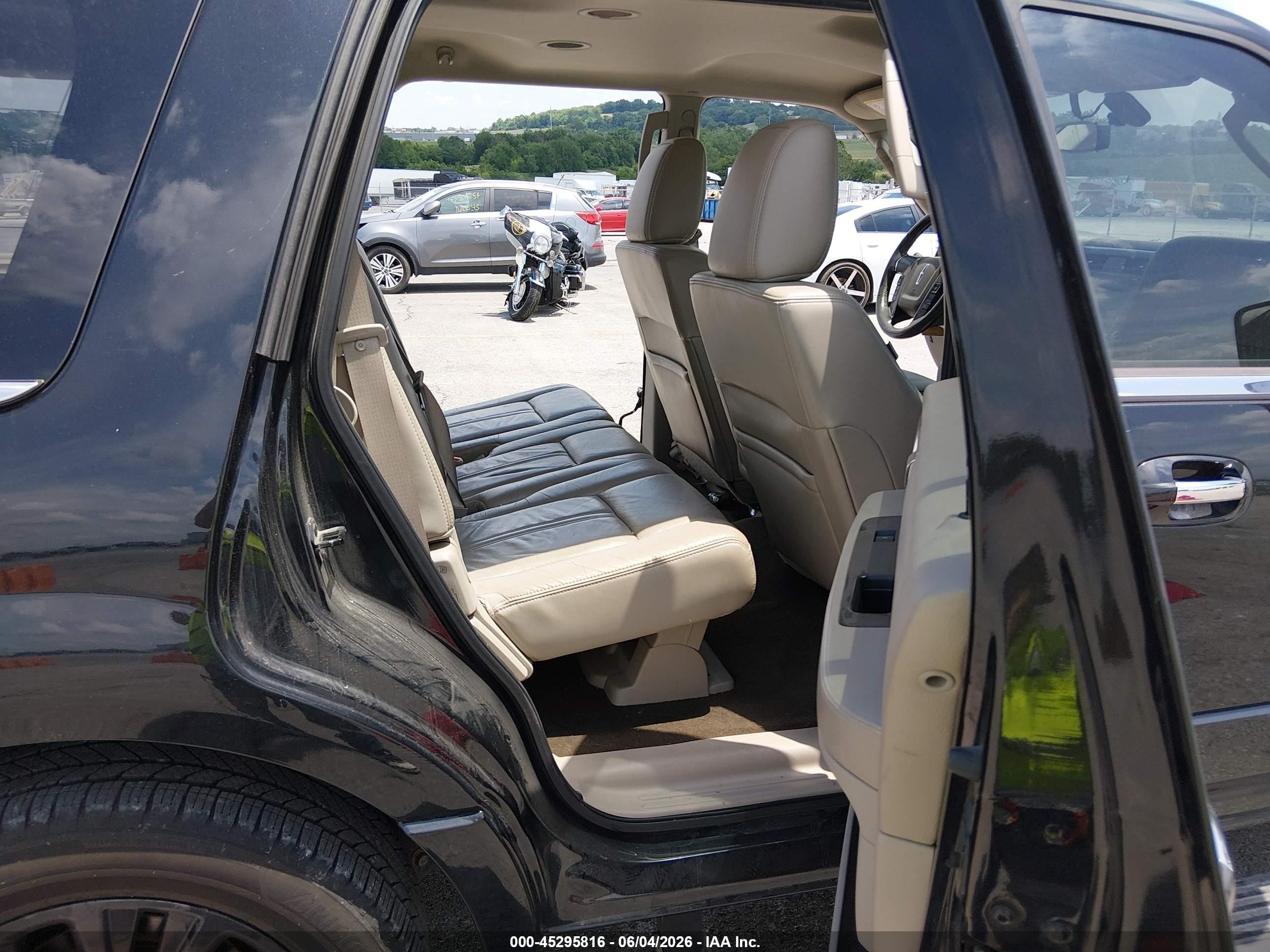 2015 Lincoln Navigator   Black vin: 5LMJJ2JT4FEJ13332