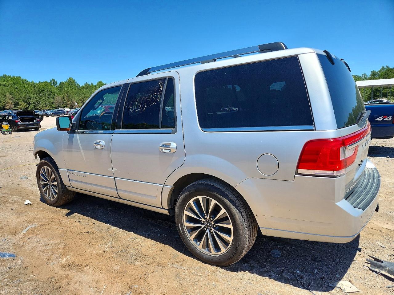 2015 Lincoln Navigator Silver vin: 5LMJJ2JT7FEJ01630