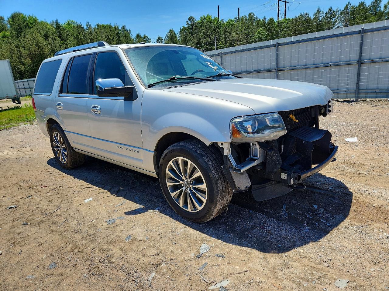2015 Lincoln Navigator Silver vin: 5LMJJ2JT7FEJ01630