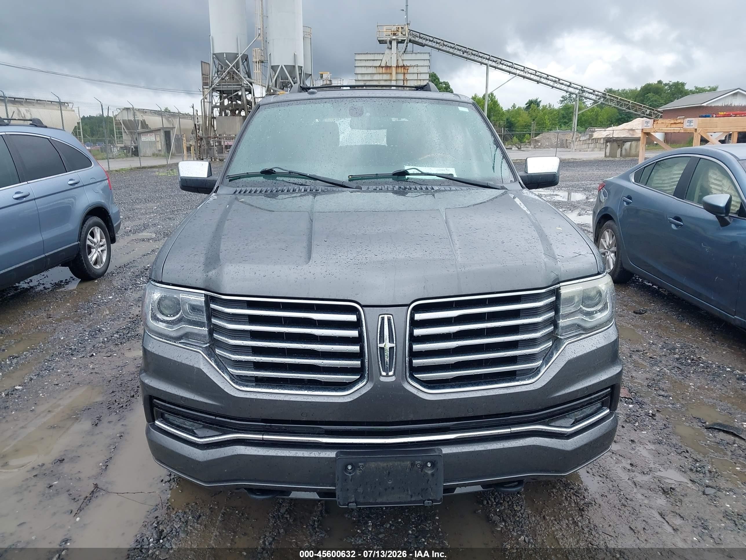2015 Lincoln Navigator   Gray vin: 5LMJJ2JT8FEJ11115