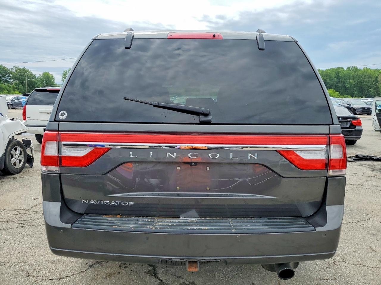 2017 Lincoln Navigator Select Gray vin: 5LMJJ2JT8HEL07994