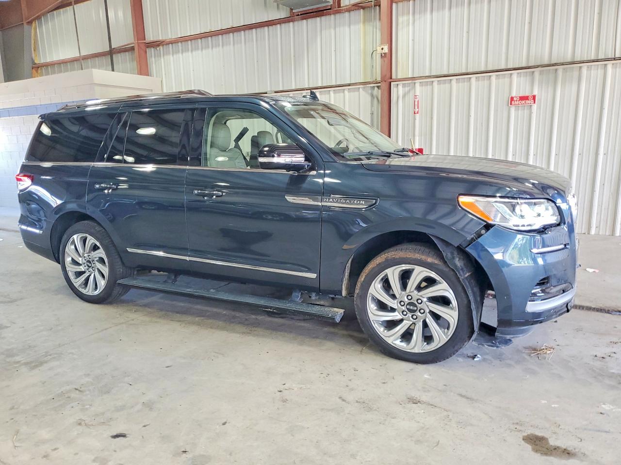 2024 Lincoln Navigator Reserve Blue vin: 5LMJJ2LG7REL24030