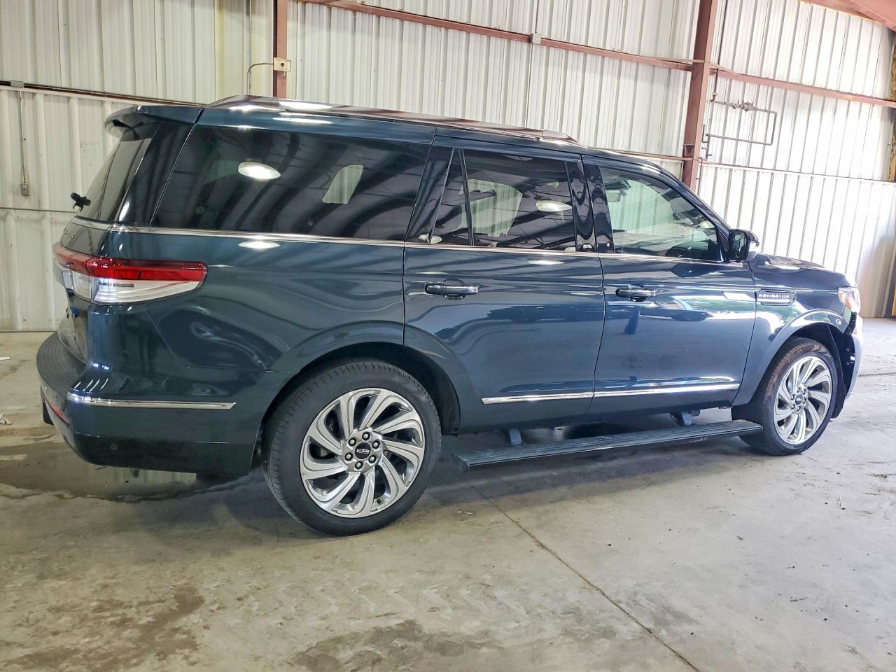 2024 Lincoln Navigator Reserve Blue vin: 5LMJJ2LG7REL24030