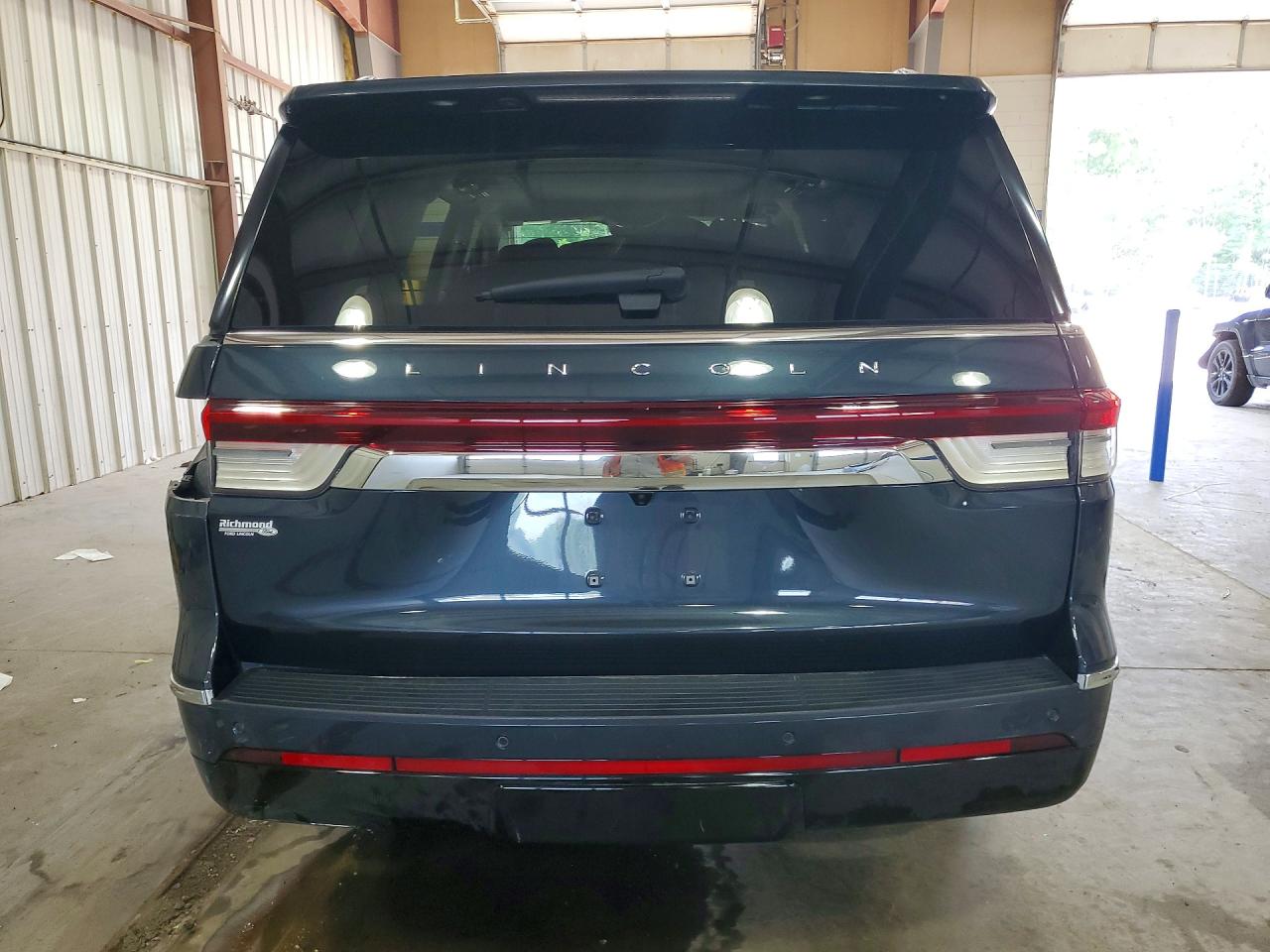 2024 Lincoln Navigator Reserve Blue vin: 5LMJJ2LG7REL24030
