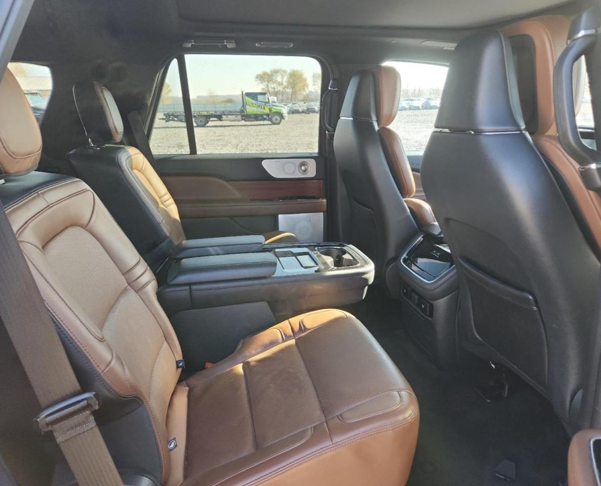 2024 Lincoln Navigator Reserve Cream vin: 5LMJJ2LG9REL11425