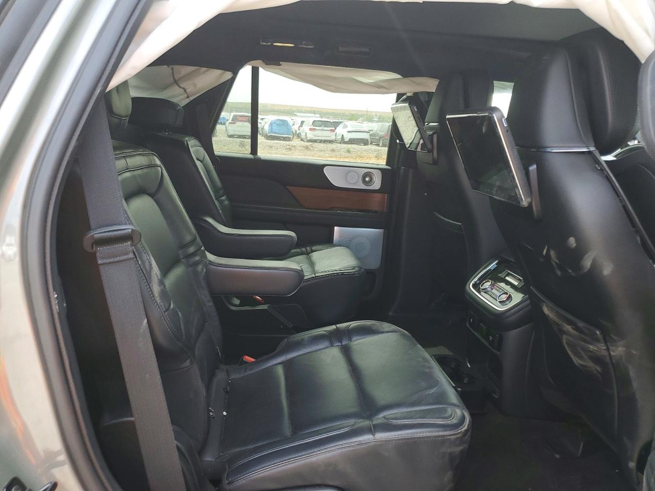 2019 Lincoln Navigator Reserve Green vin: 5LMJJ2LT0KEL17729