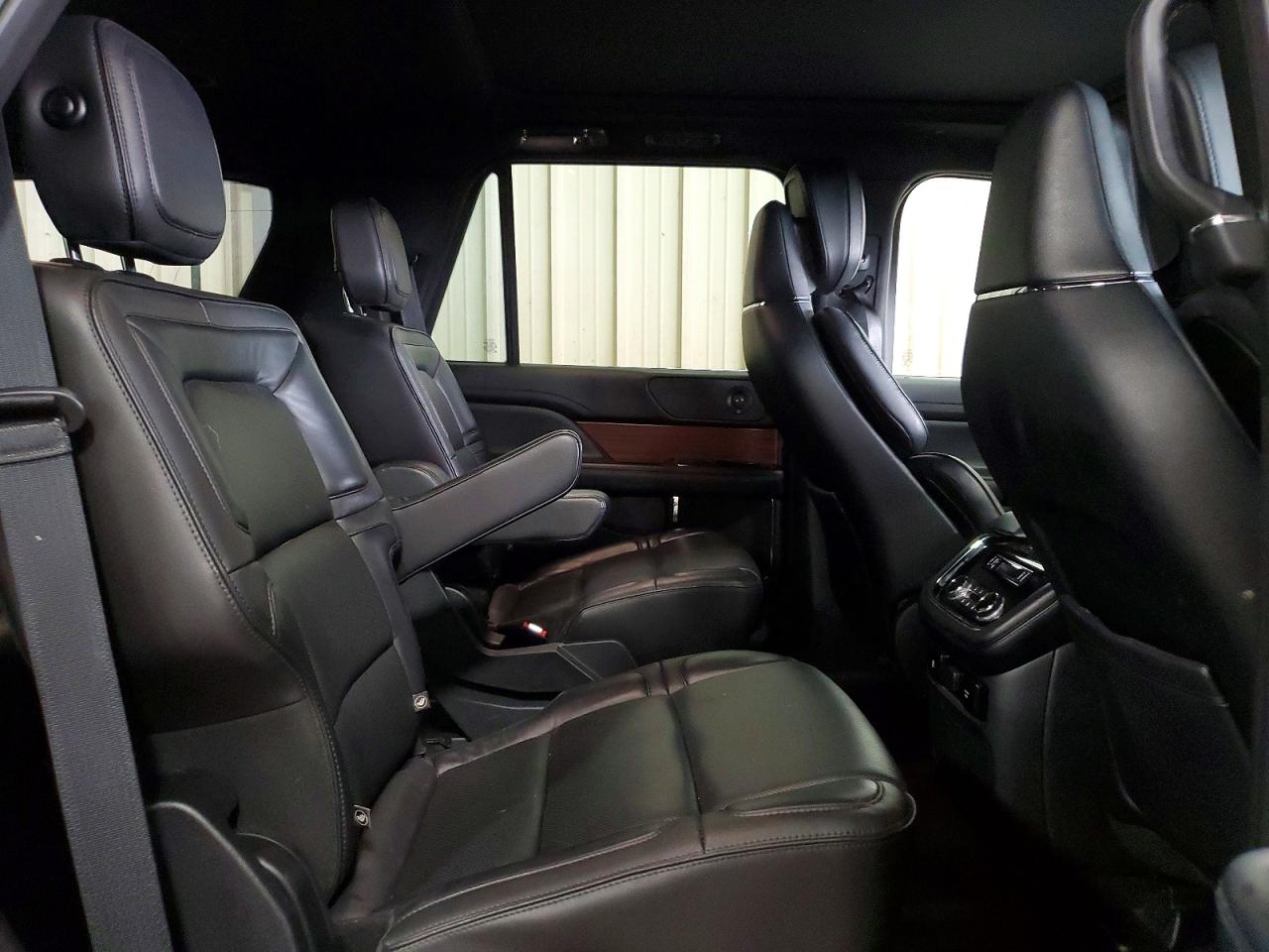 2018 Lincoln Navigator Reserve White vin: 5LMJJ2LT3JEL02589