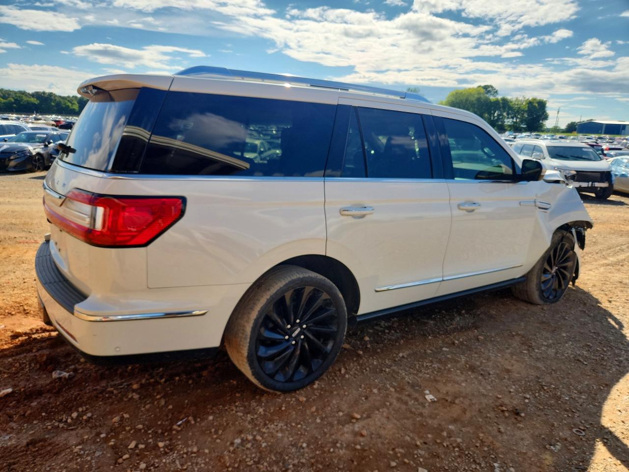 2020 Lincoln Navigator Reserve White vin: 5LMJJ2LT6LEL19373