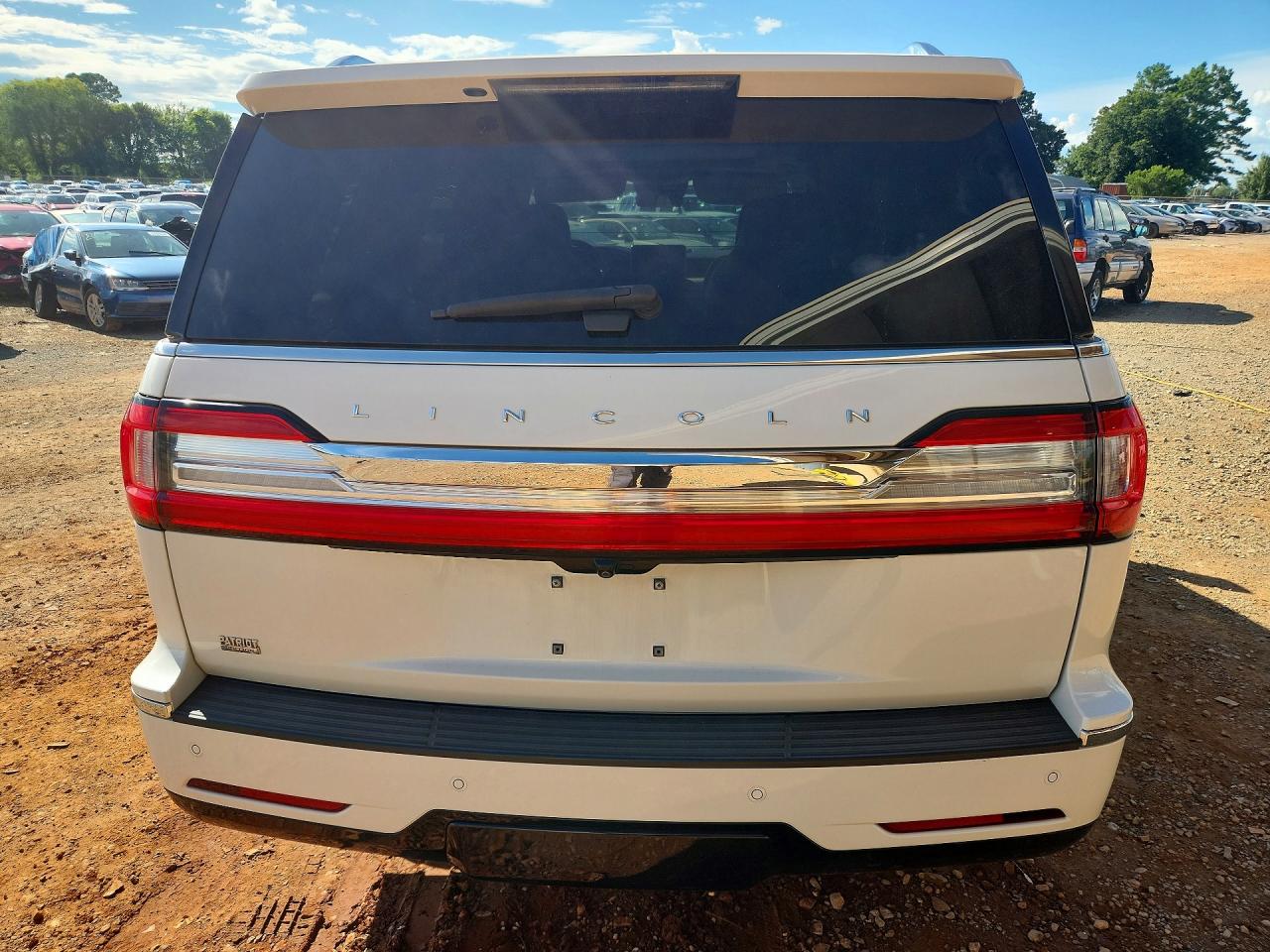 2020 Lincoln Navigator Reserve White vin: 5LMJJ2LT6LEL19373