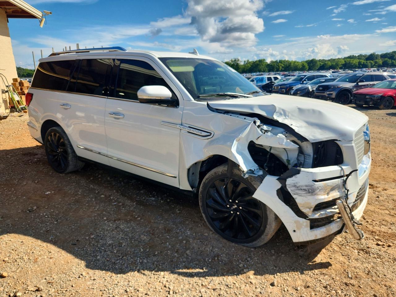 2020 Lincoln Navigator Reserve White vin: 5LMJJ2LT6LEL19373