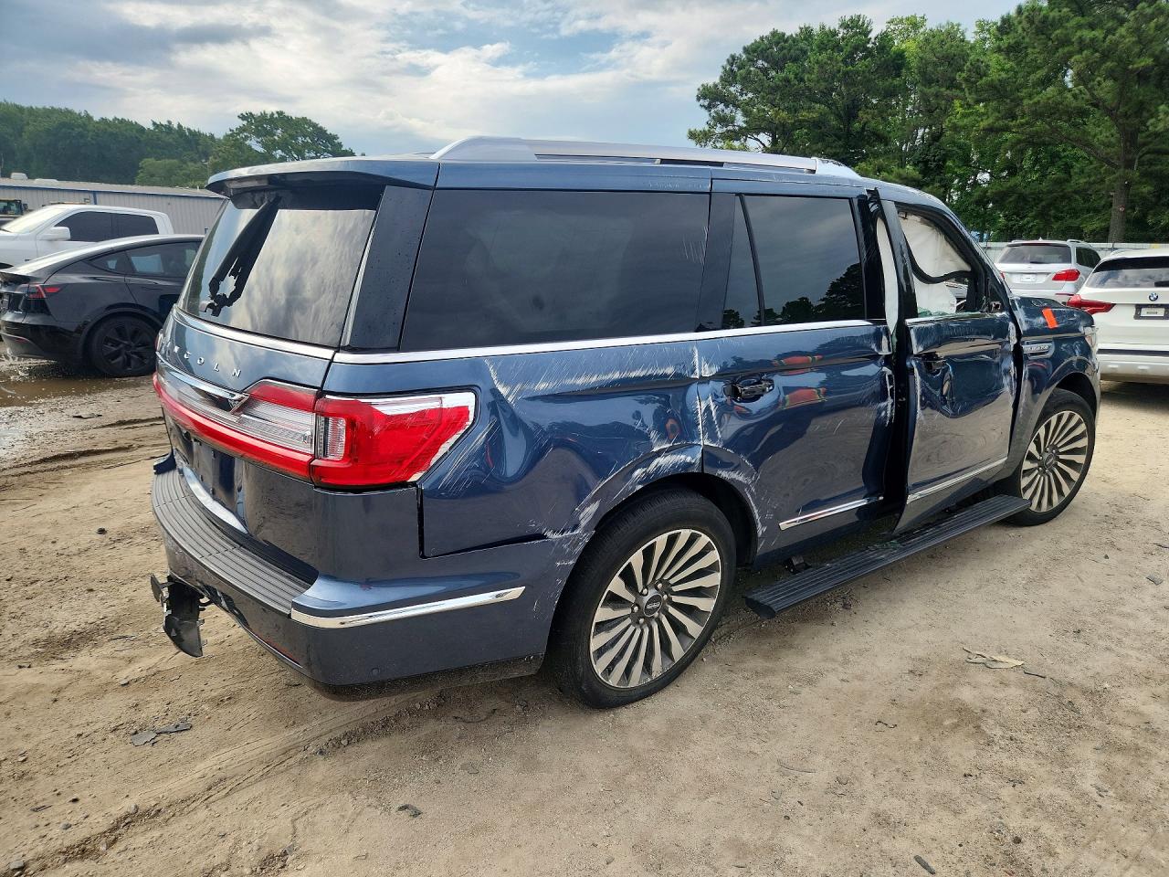2020 Lincoln Navigator Reserve Blue vin: 5LMJJ2LT8LEL22887