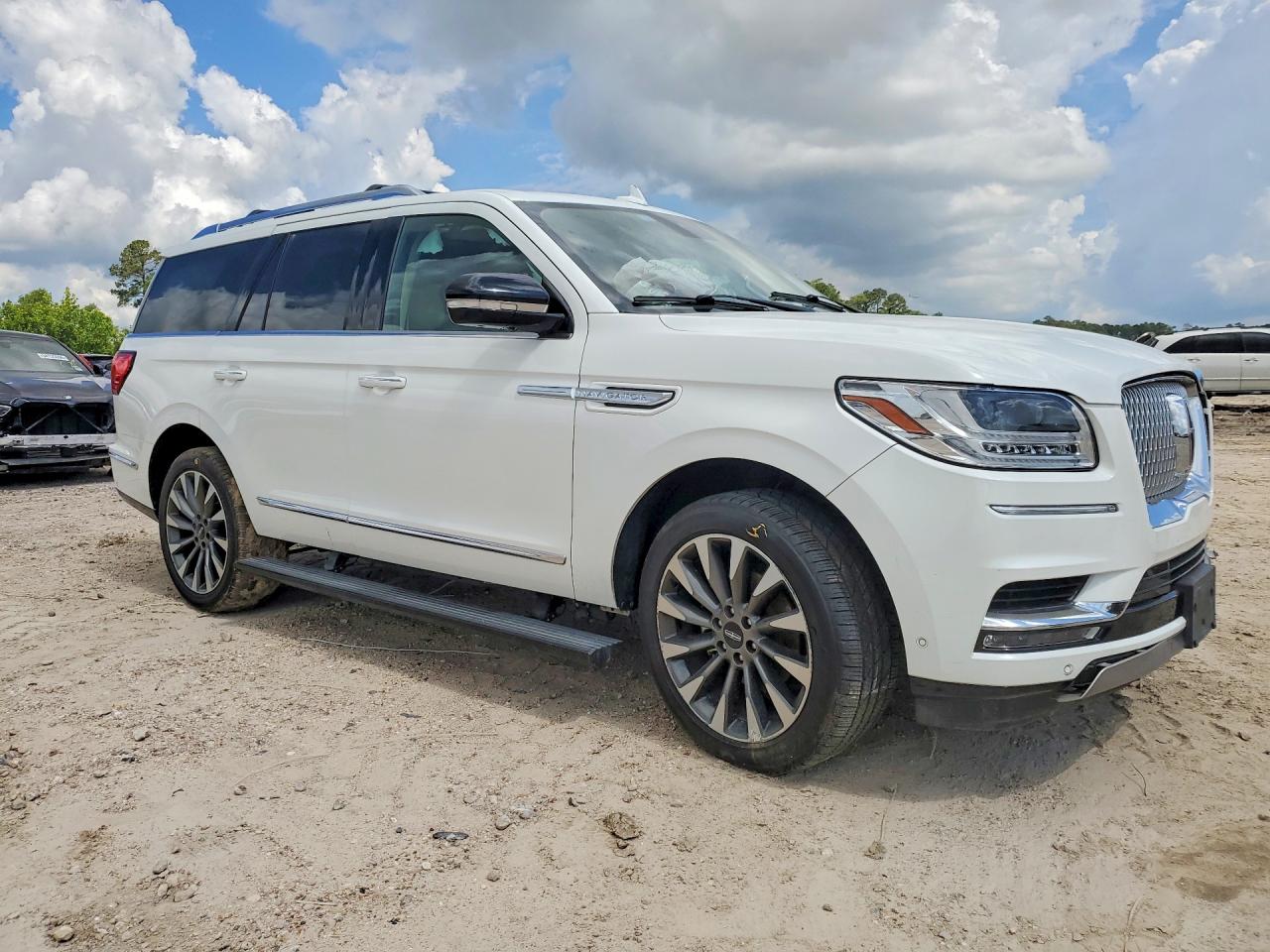2021 Lincoln Navigator Reserve Белый vin: 5LMJJ2LT8MEL18419