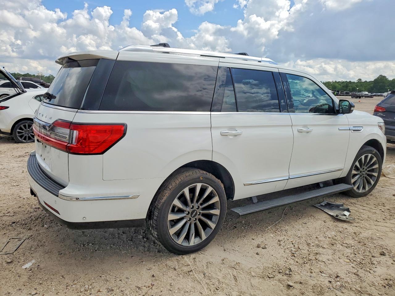 2021 Lincoln Navigator Reserve Белый vin: 5LMJJ2LT8MEL18419