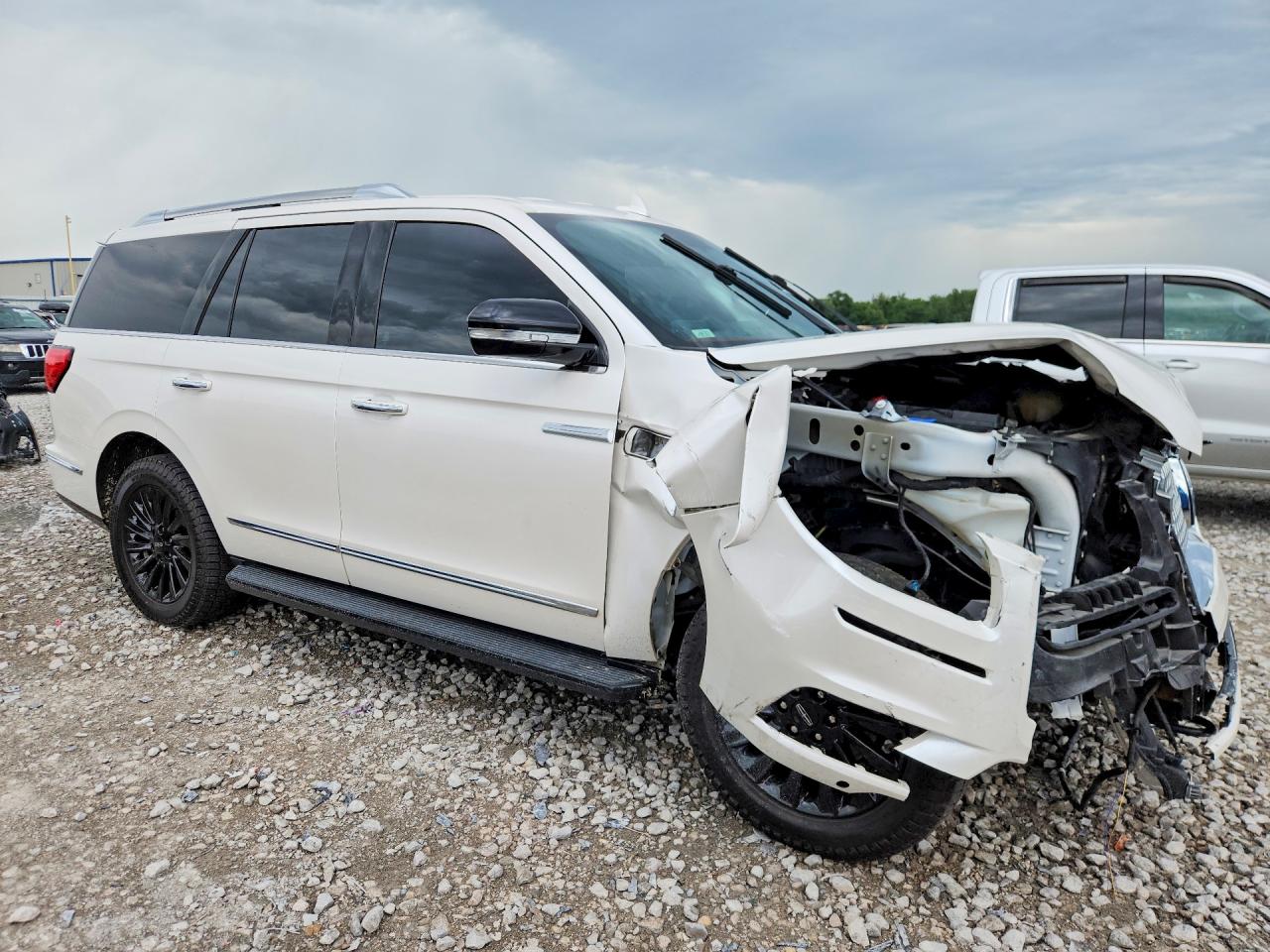 2018 Lincoln Navigator Premiere White vin: 5LMJJ2NT2JEL07649