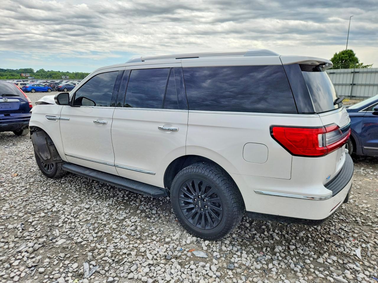 2018 Lincoln Navigator Premiere White vin: 5LMJJ2NT2JEL07649