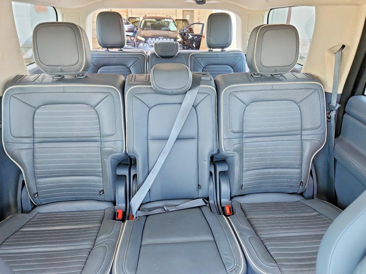 2021 Lincoln Navigator Black Label Black vin: 5LMJJ2TT5MEL03960